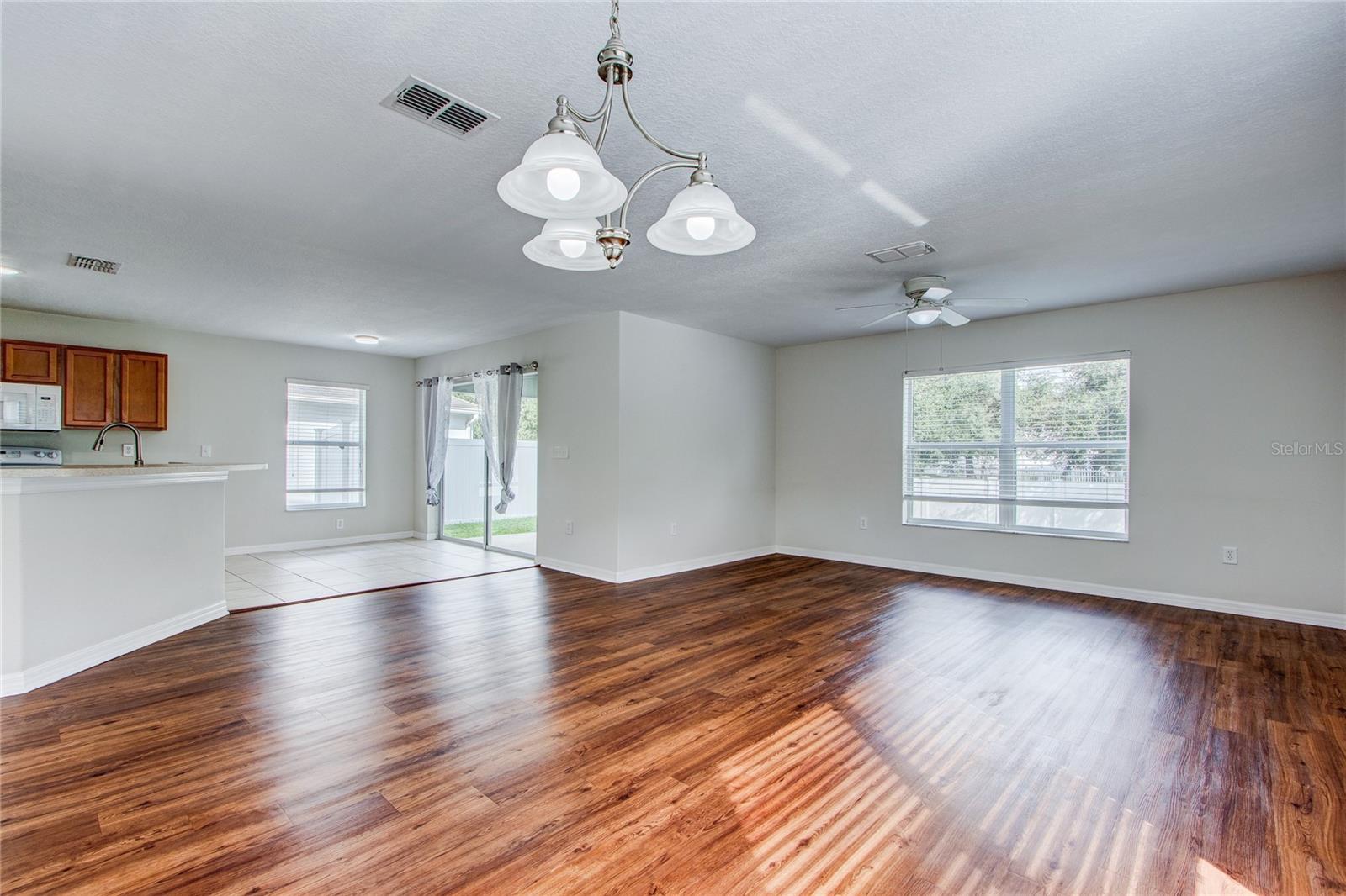 3323 WHITLEY BAY CT