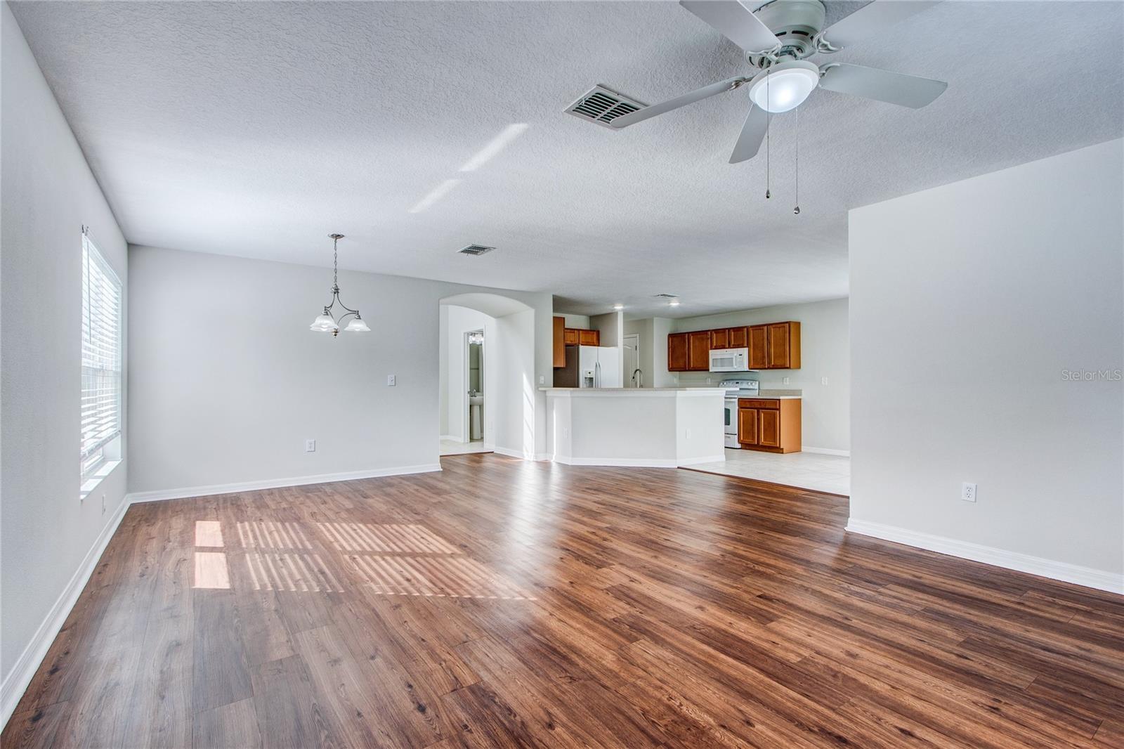 3323 WHITLEY BAY CT