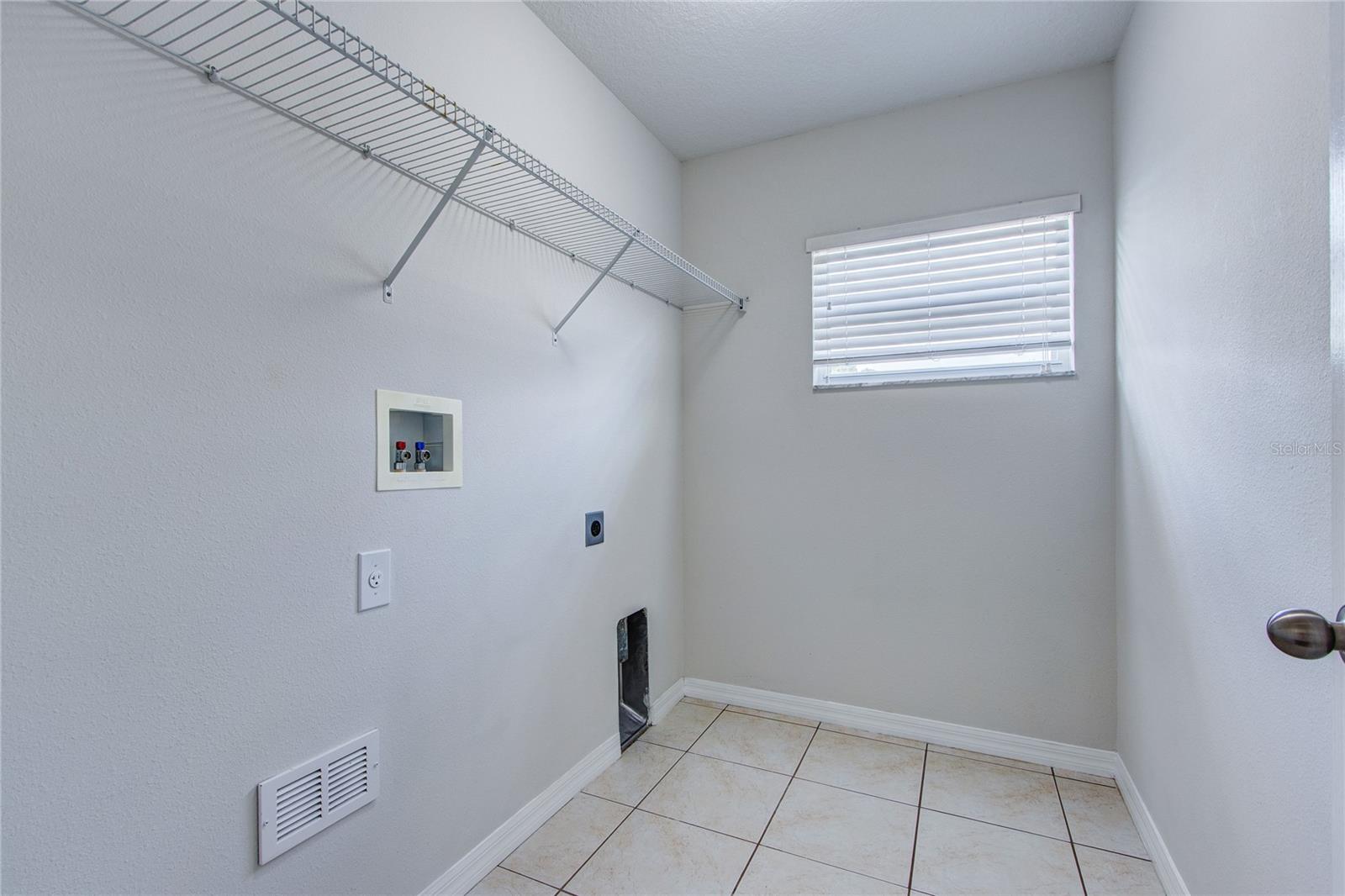 3323 WHITLEY BAY CT