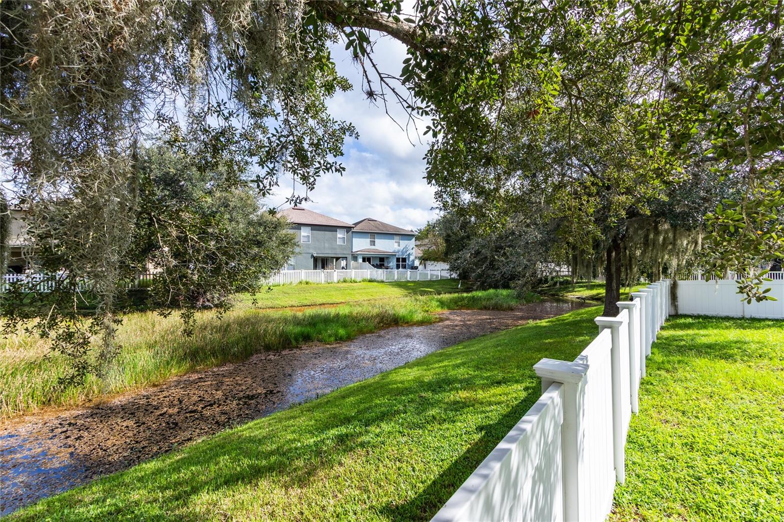 3323 WHITLEY BAY CT