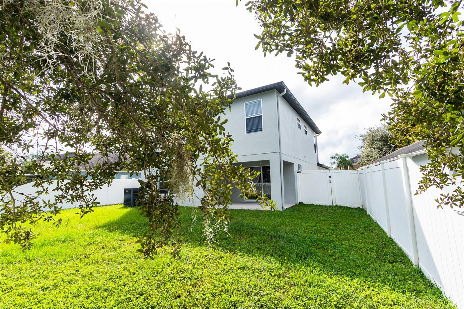 3323 WHITLEY BAY CT