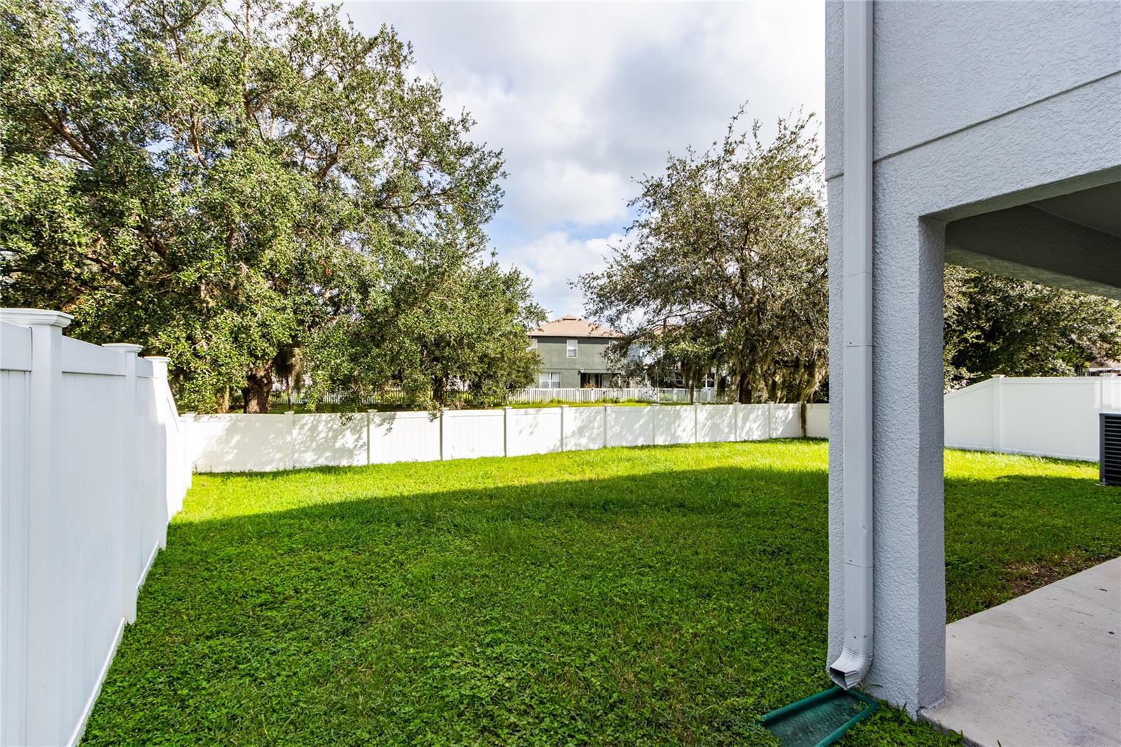 3323 WHITLEY BAY CT