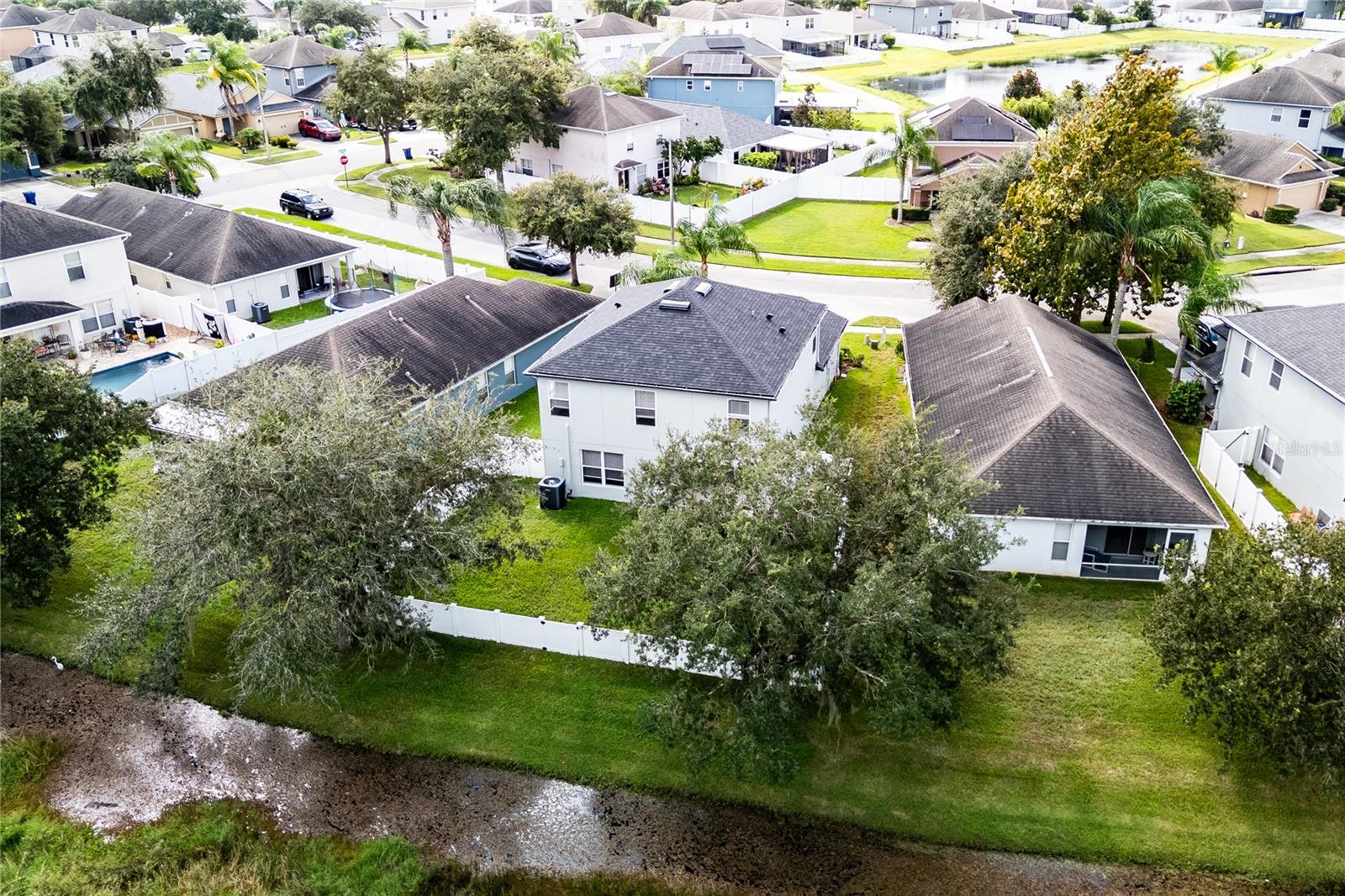 3323 WHITLEY BAY CT