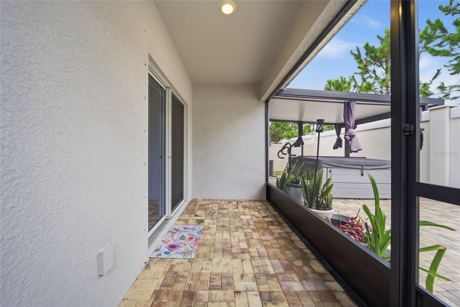 3102 SUNCOAST PLAINS DR