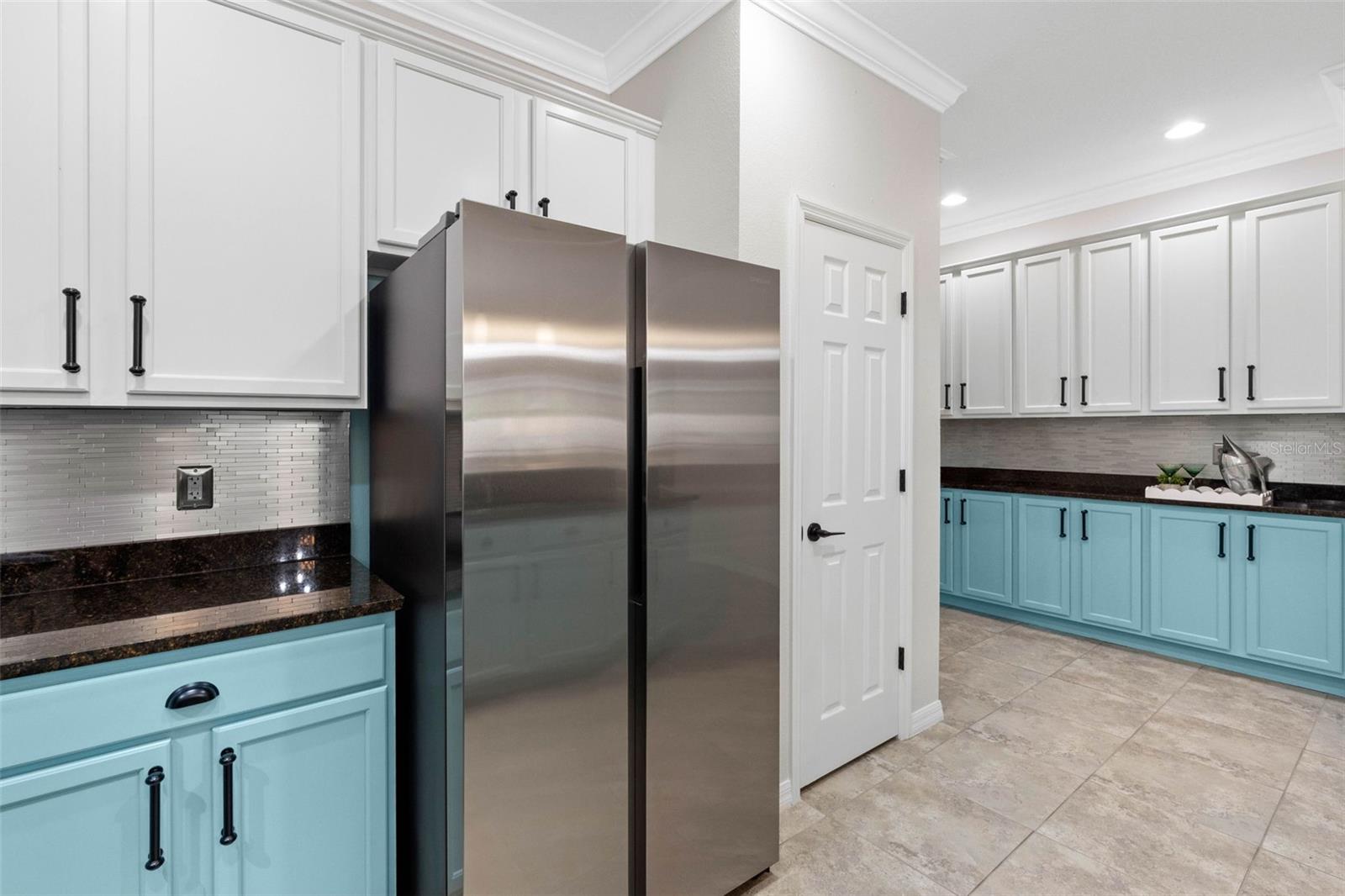 2232 PARROT FISH DR