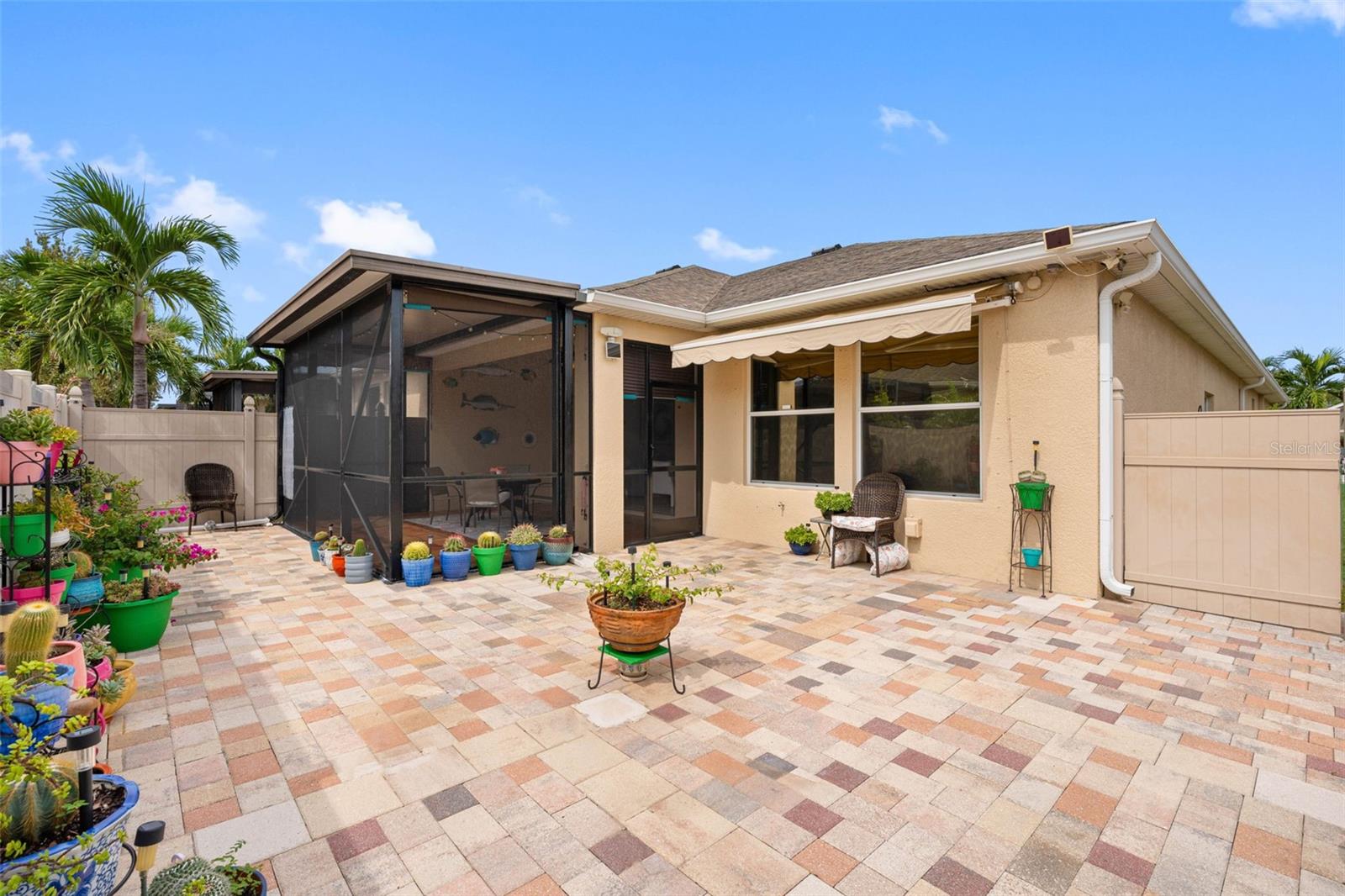 2232 PARROT FISH DR