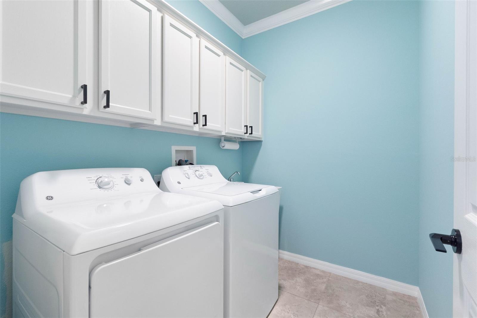 2232 PARROT FISH DR