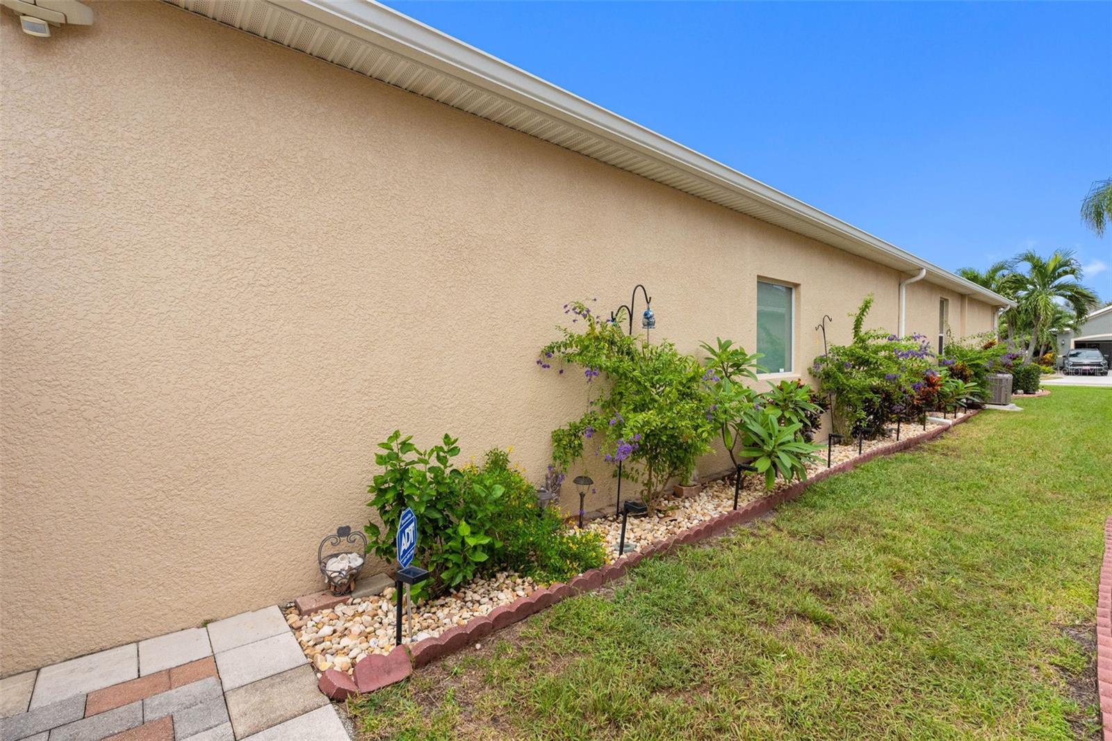 2232 PARROT FISH DR