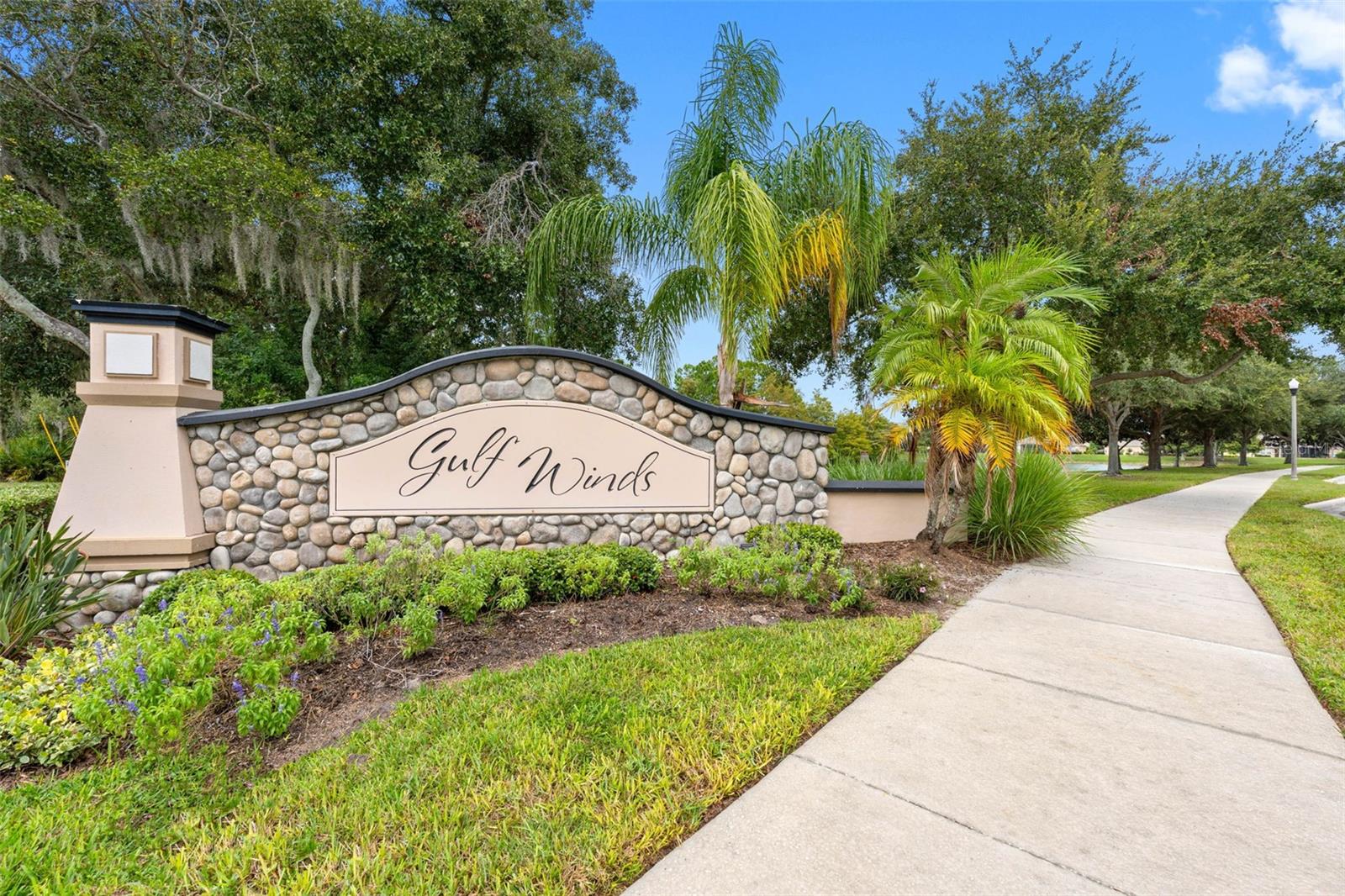 2232 PARROT FISH DR