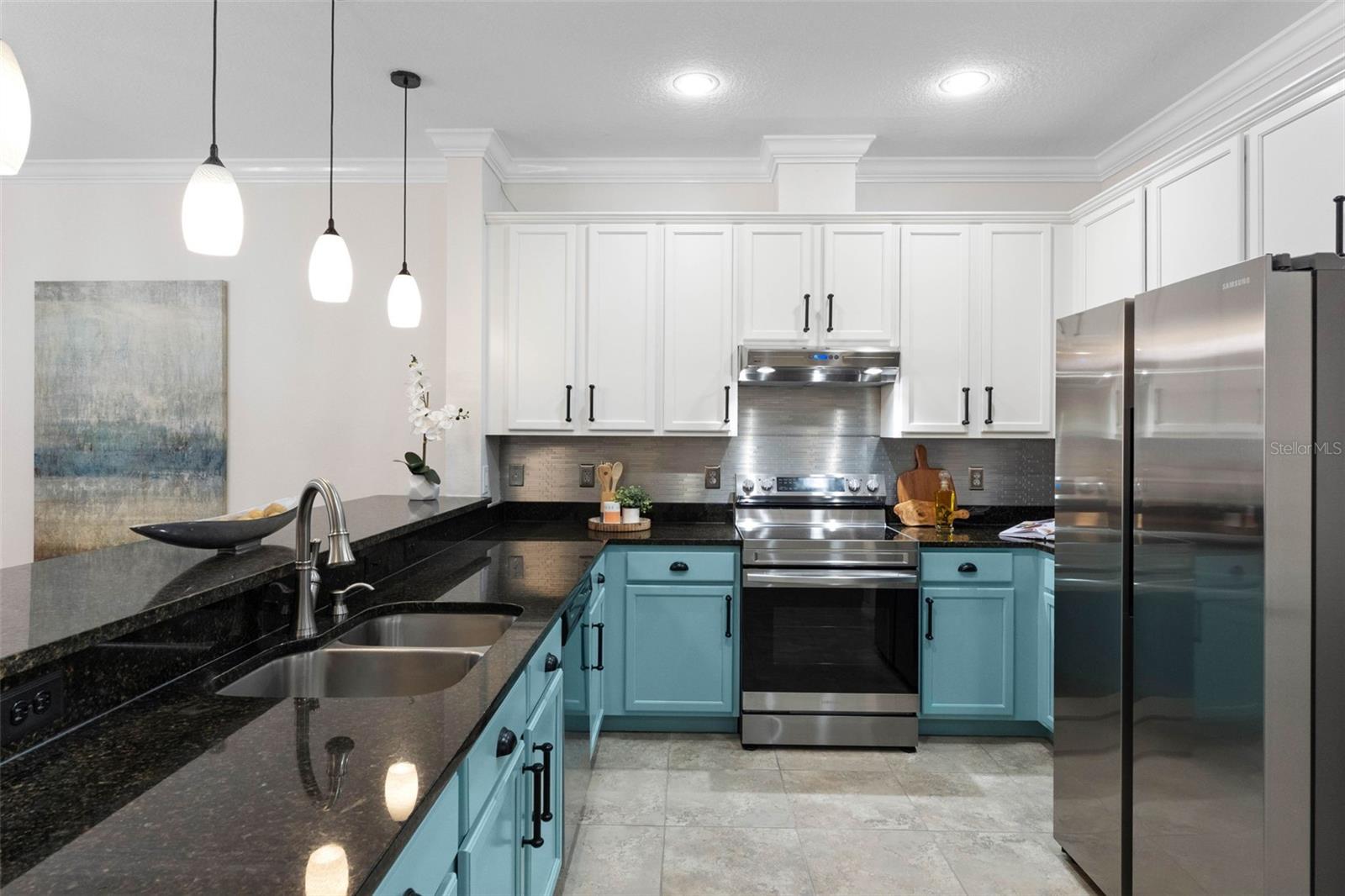 2232 PARROT FISH DR