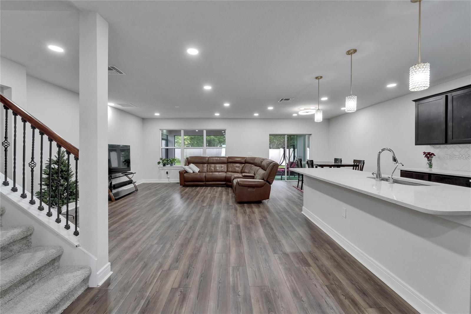 6658 DEVLIN LN