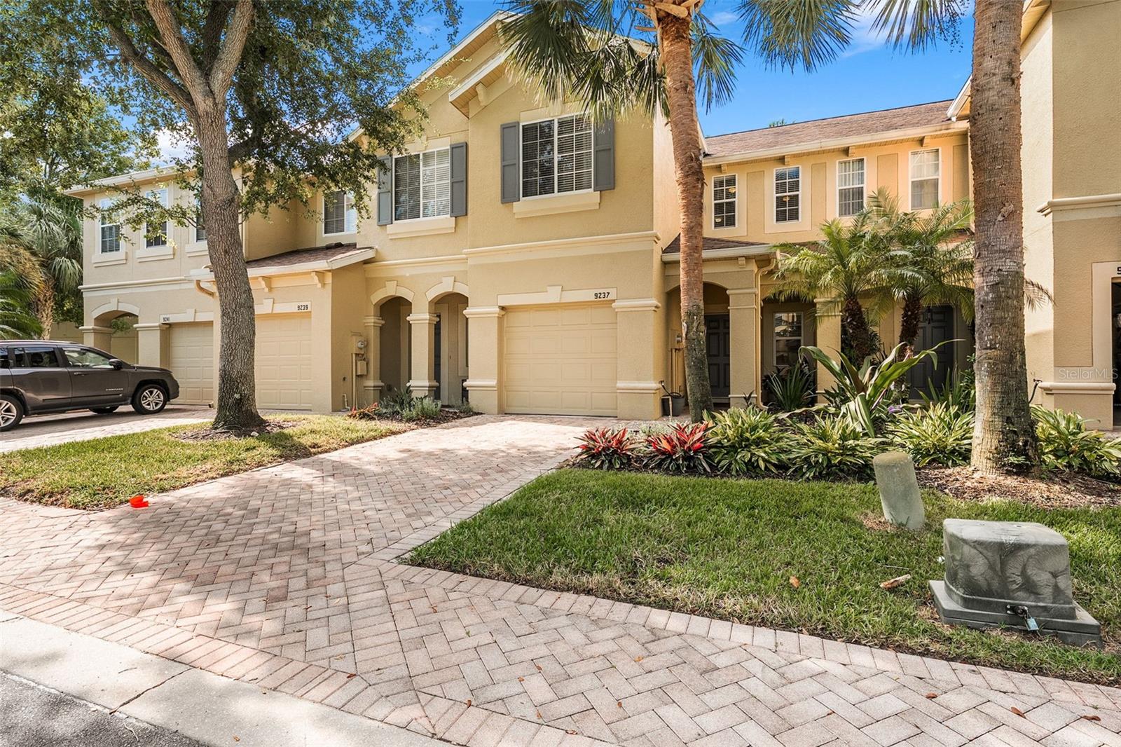 9237 RIVER ROCK LN