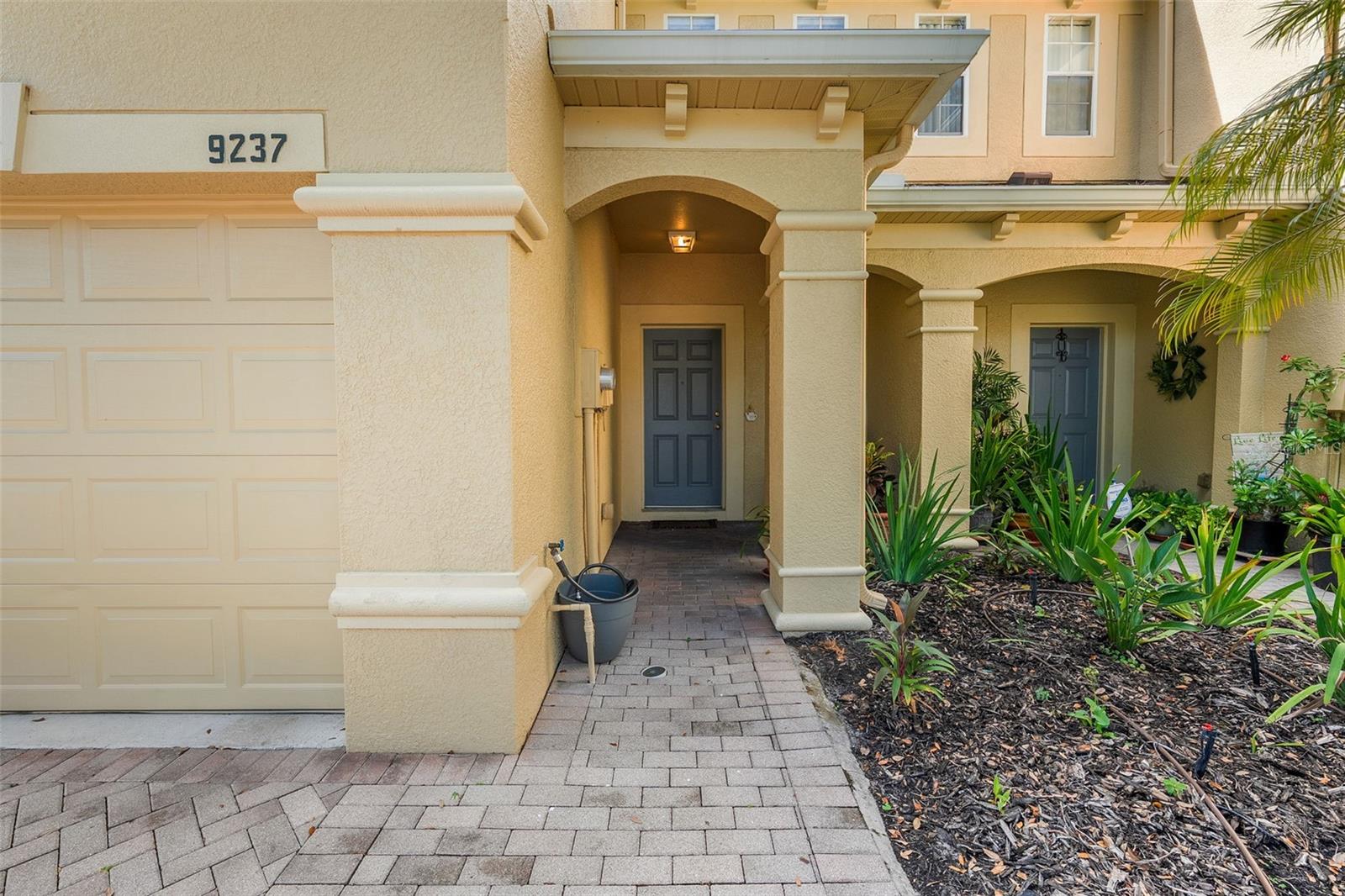 9237 RIVER ROCK LN