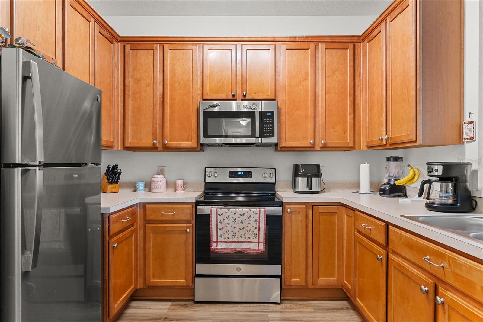 9237 RIVER ROCK LN