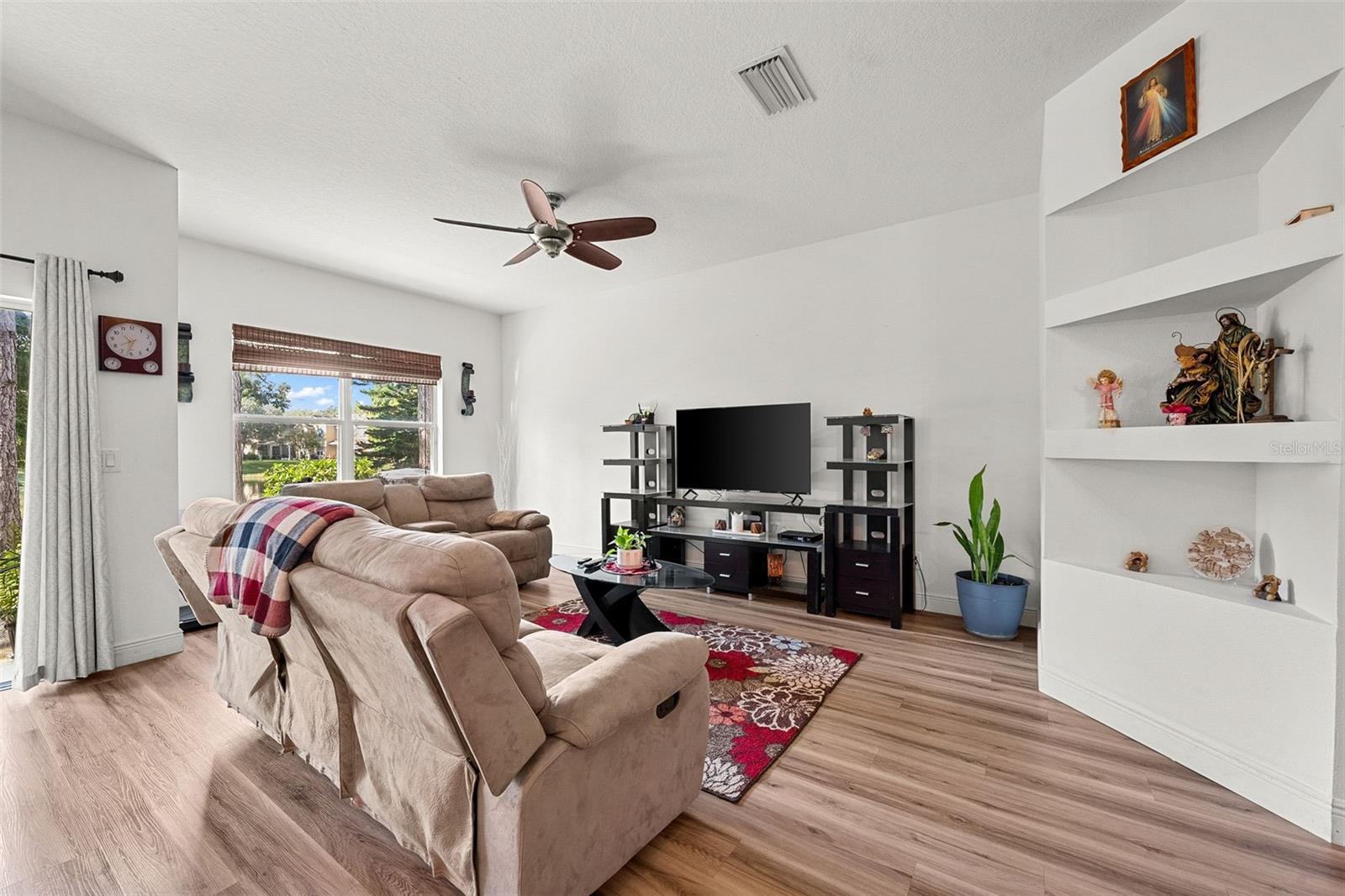 9237 RIVER ROCK LN