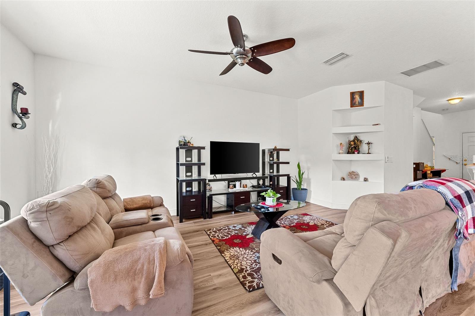 9237 RIVER ROCK LN