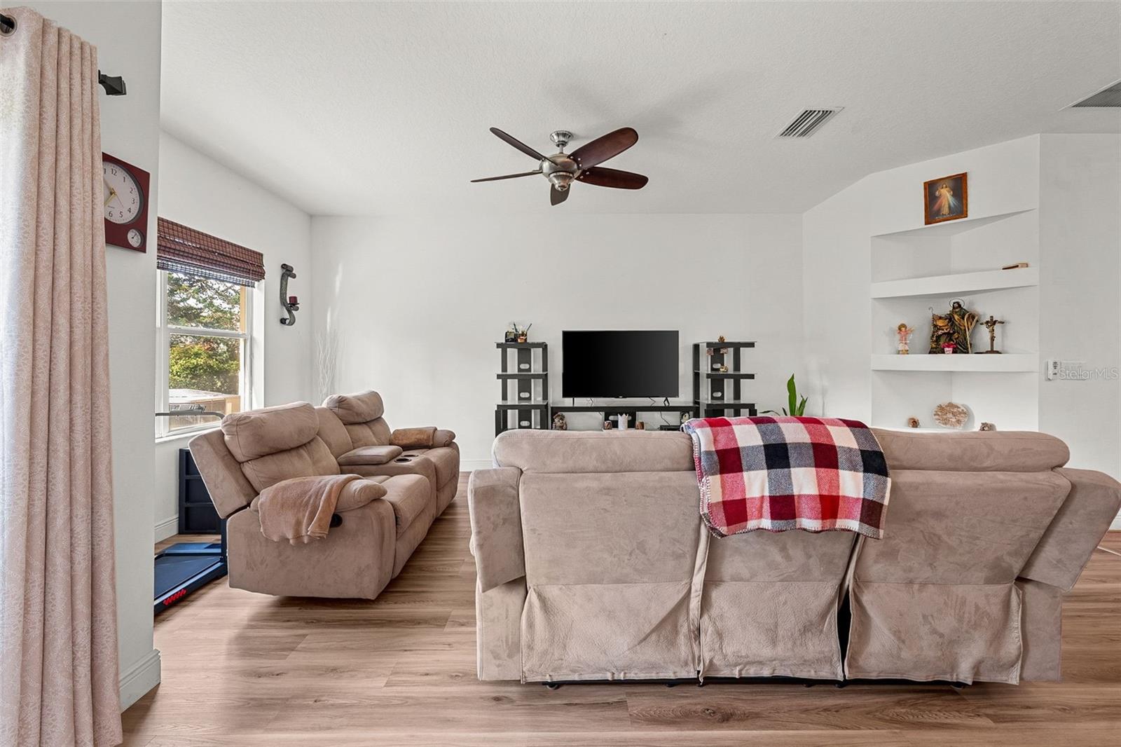9237 RIVER ROCK LN