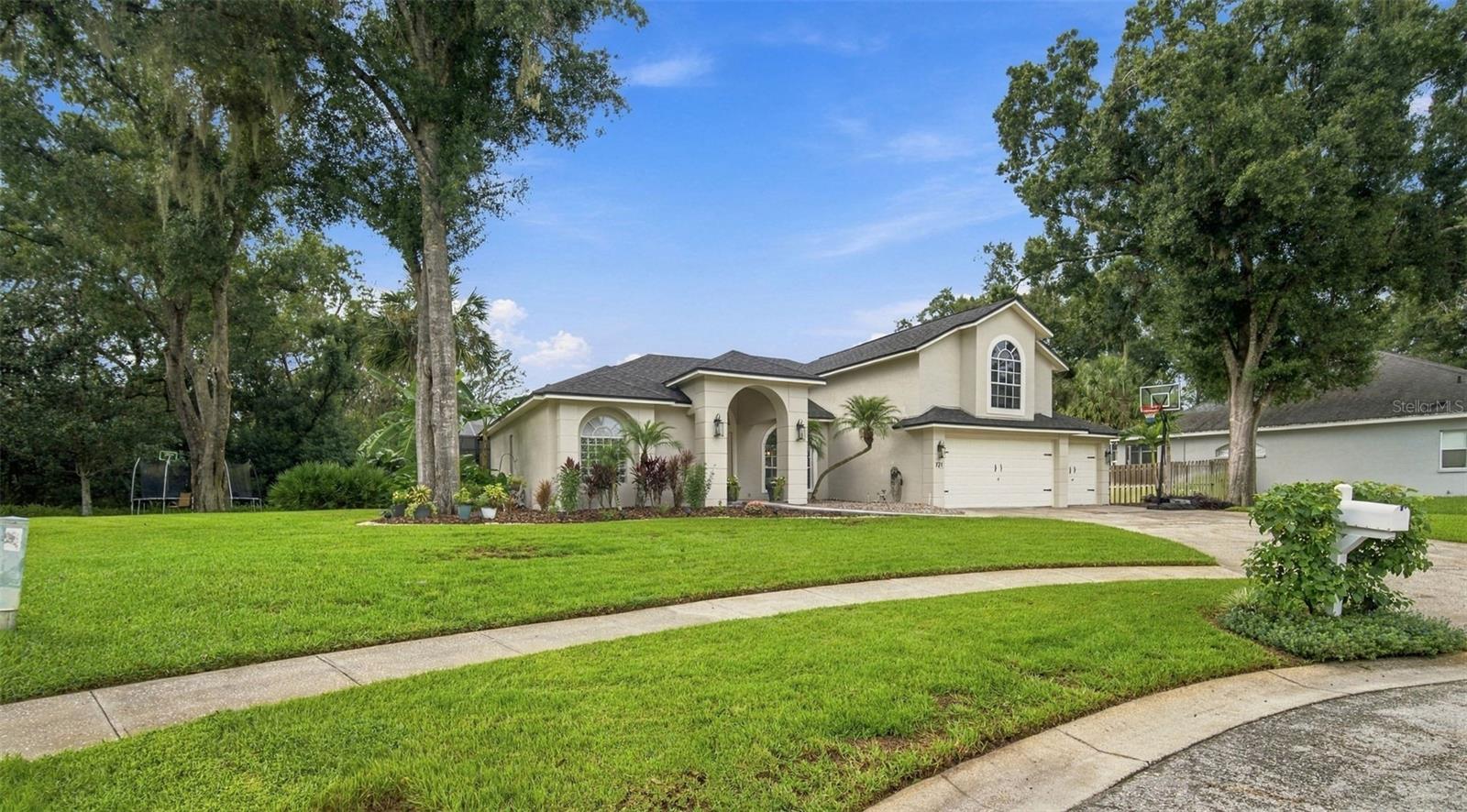 721 FAYETTE PL
