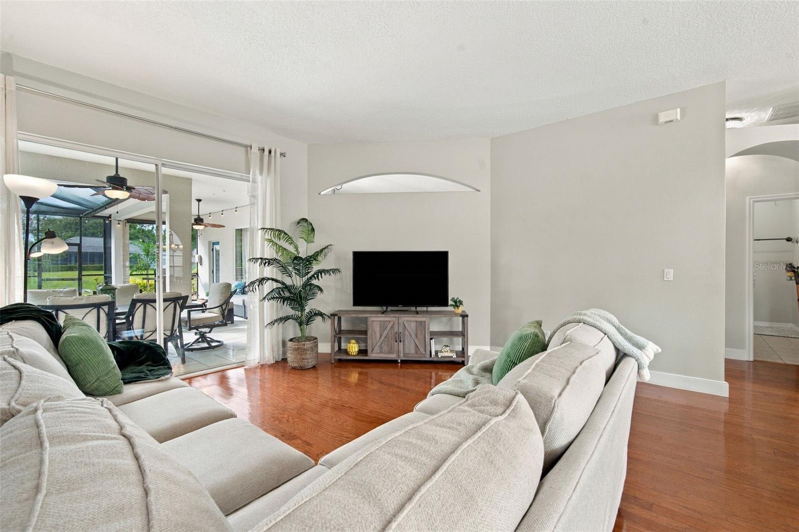 721 FAYETTE PL