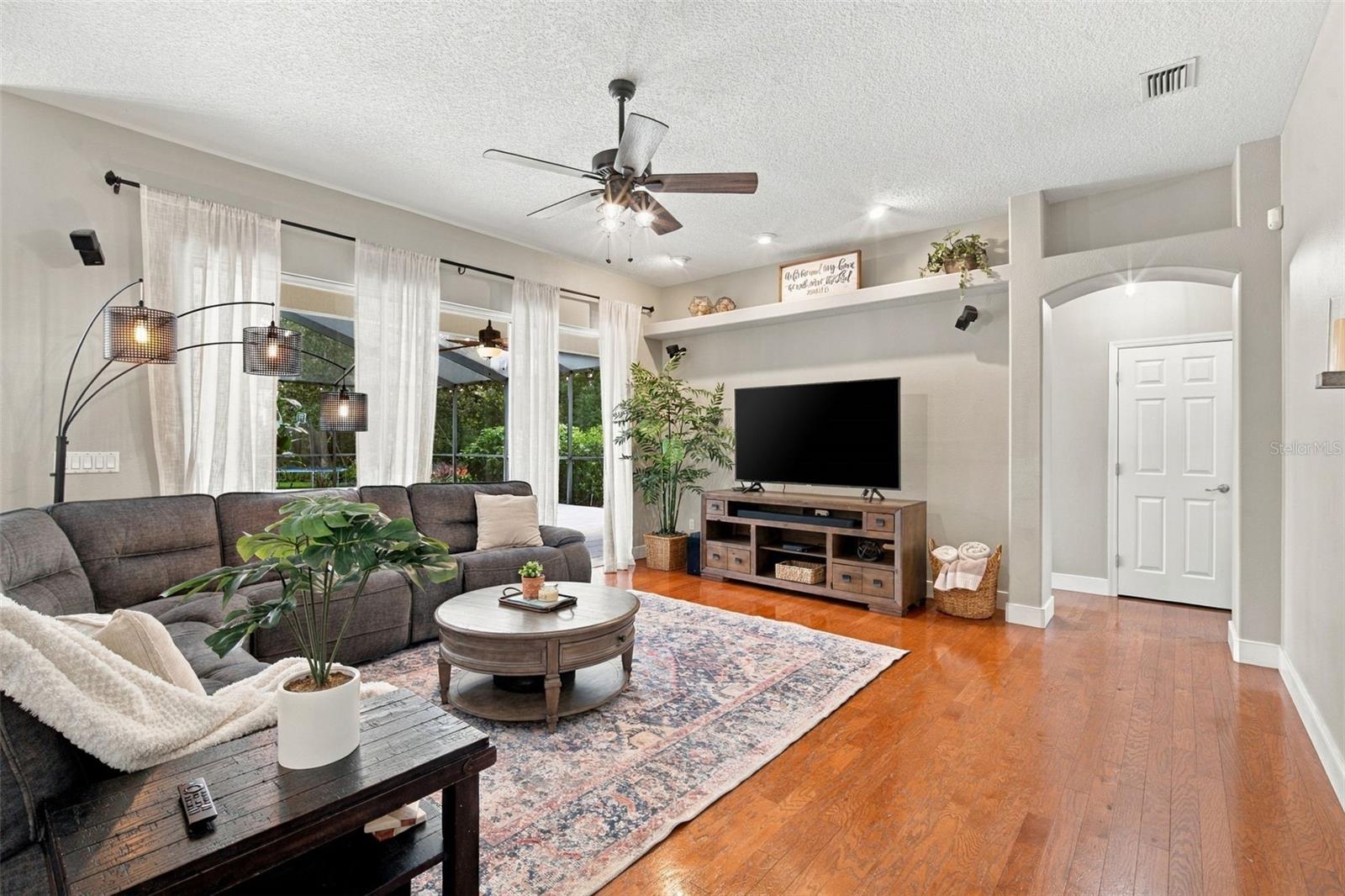 721 FAYETTE PL