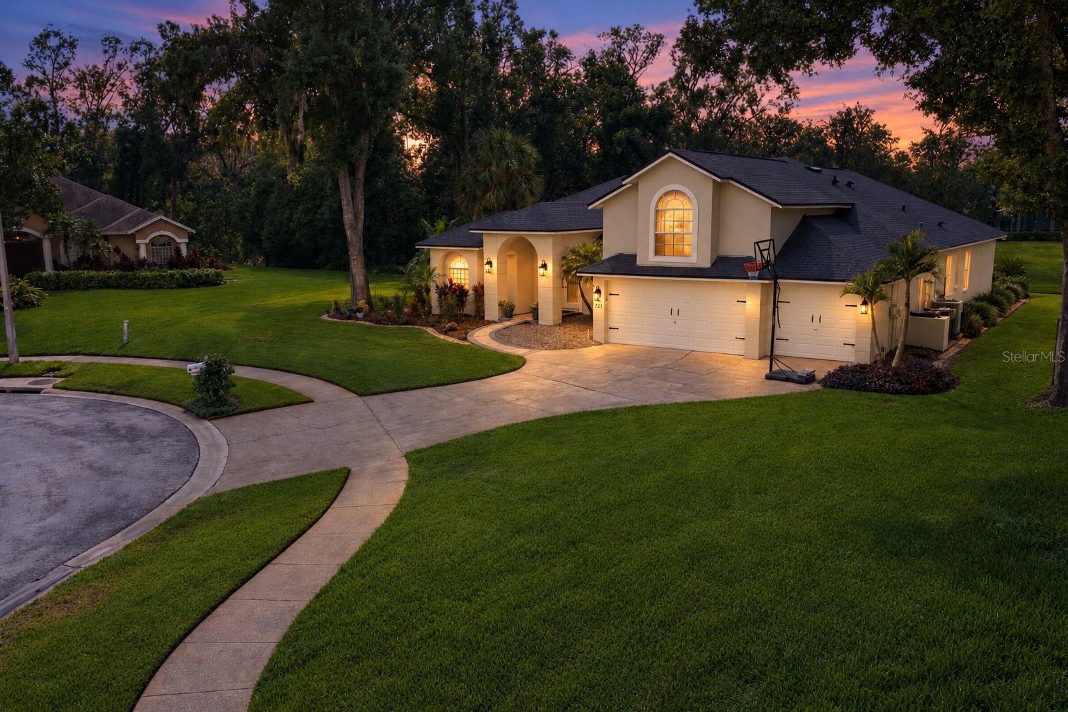 721 FAYETTE PL