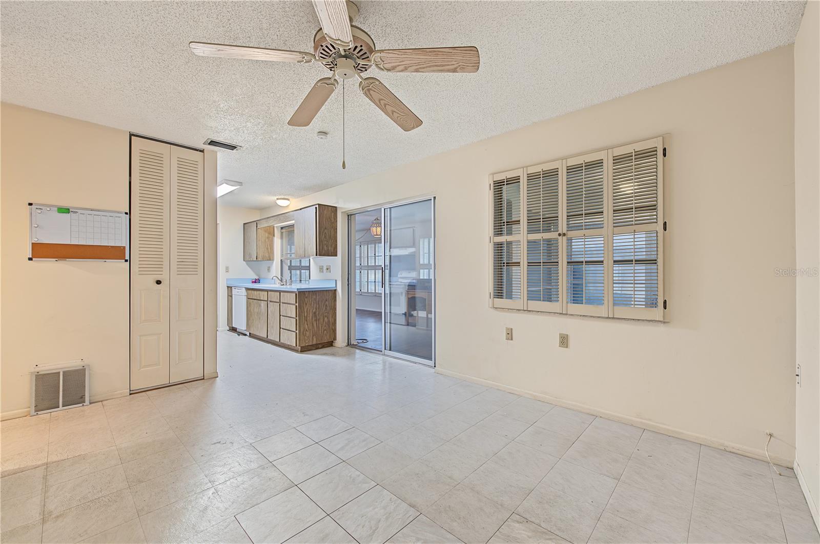 8210 LORA DEL RIO DR