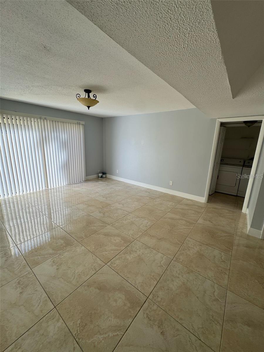 7517 CAMARINA CALLE