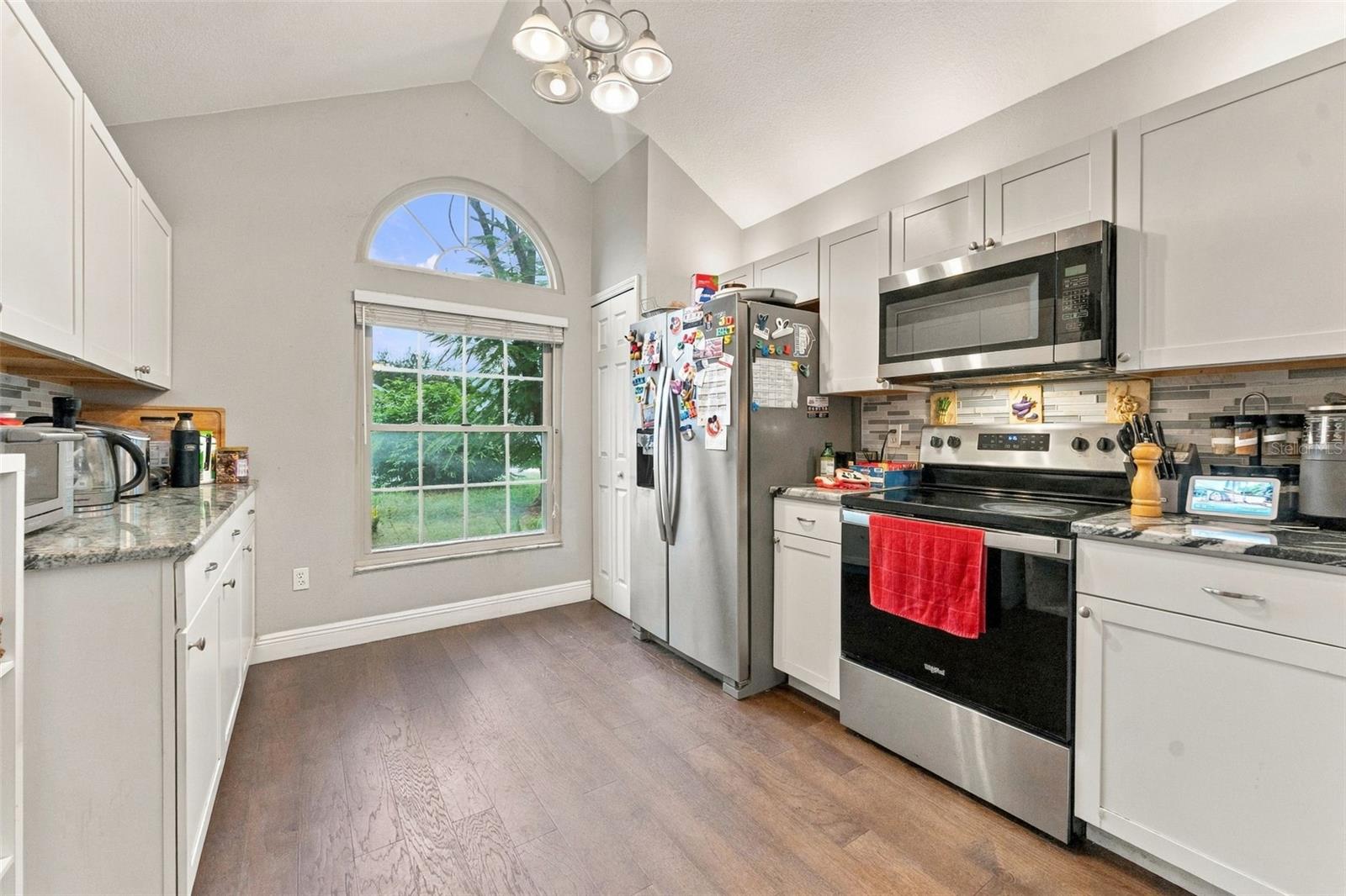 1621 SPINNING WHEEL DR