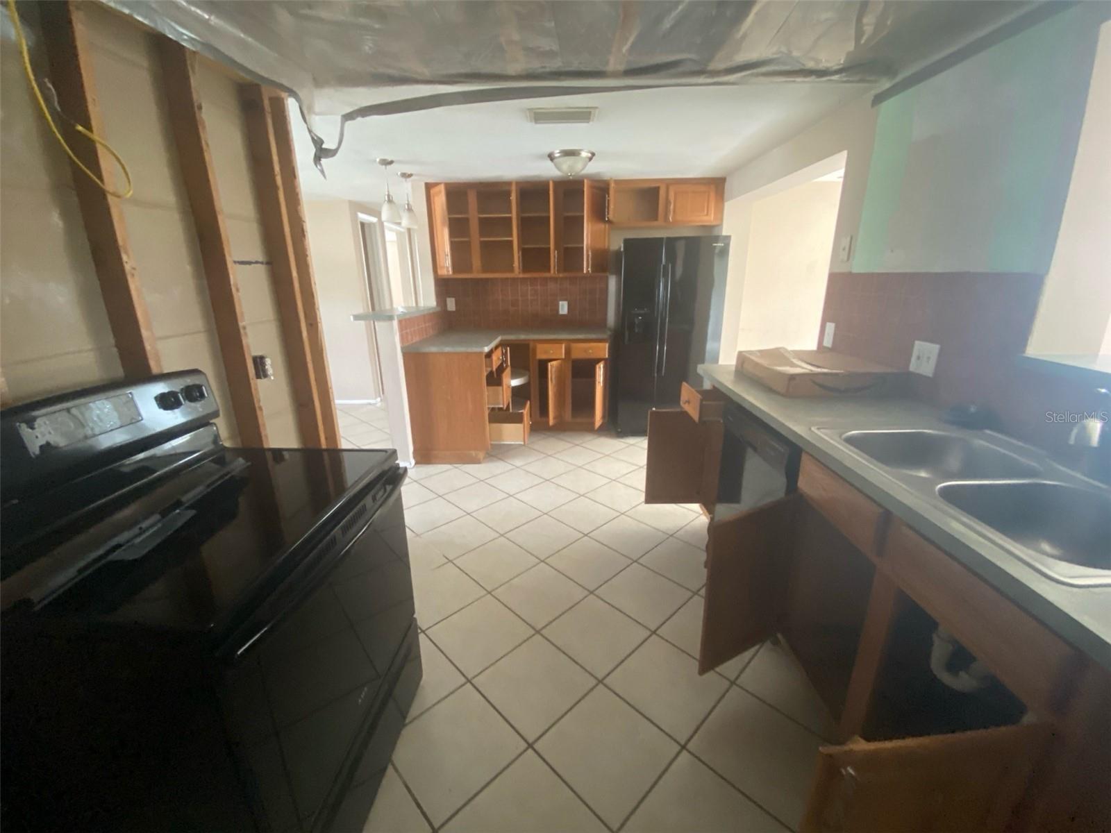 7600 TOPAY LN
