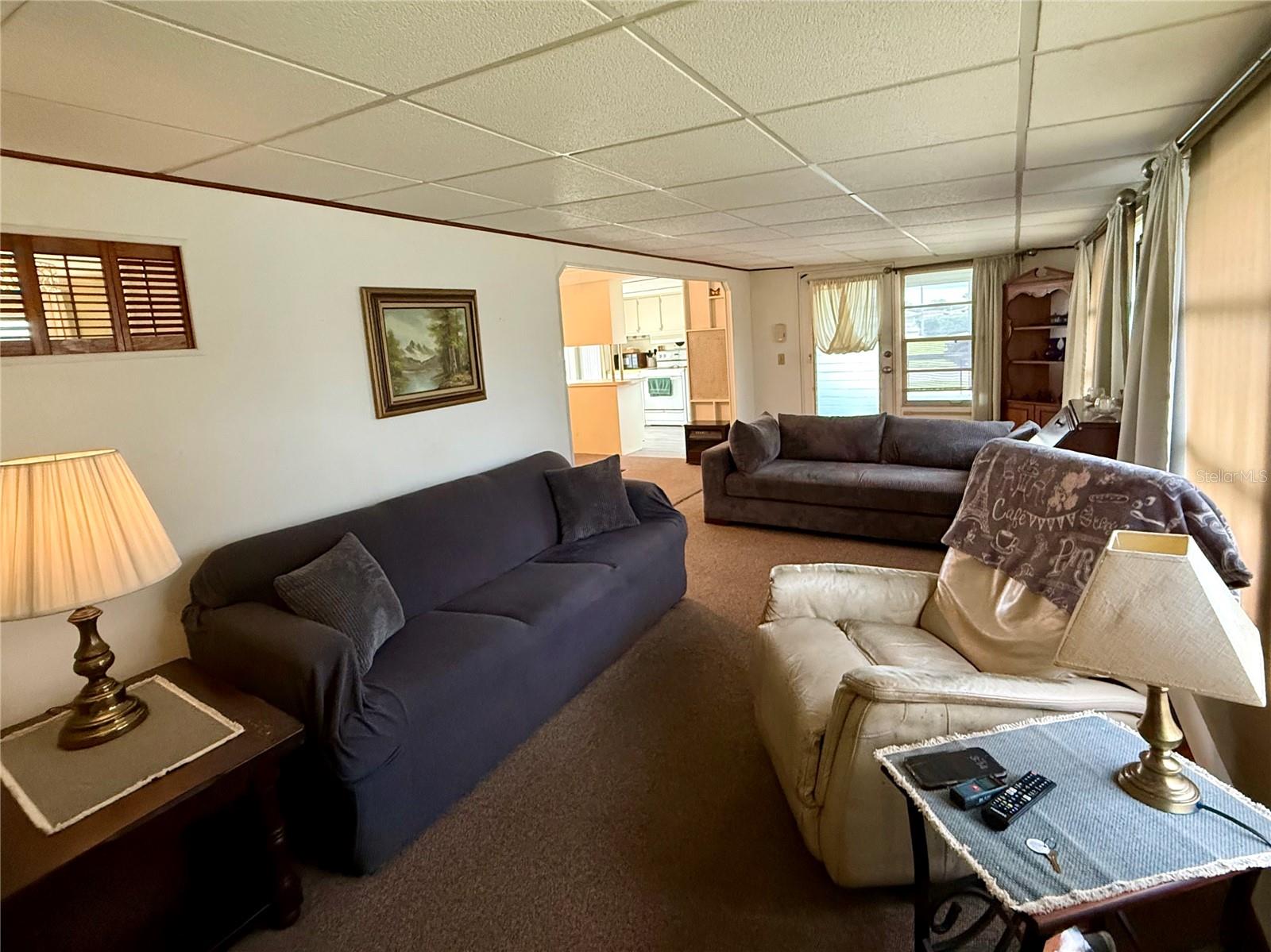 6035 RIDGEWOOD DR