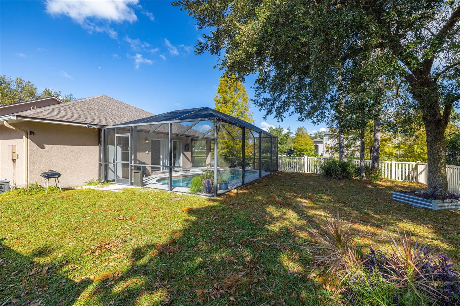 7831 STONELEIGH DR