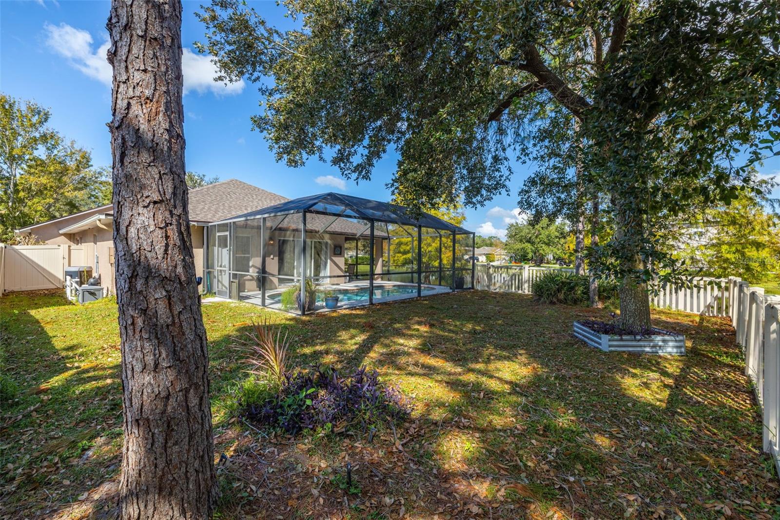 7831 STONELEIGH DR