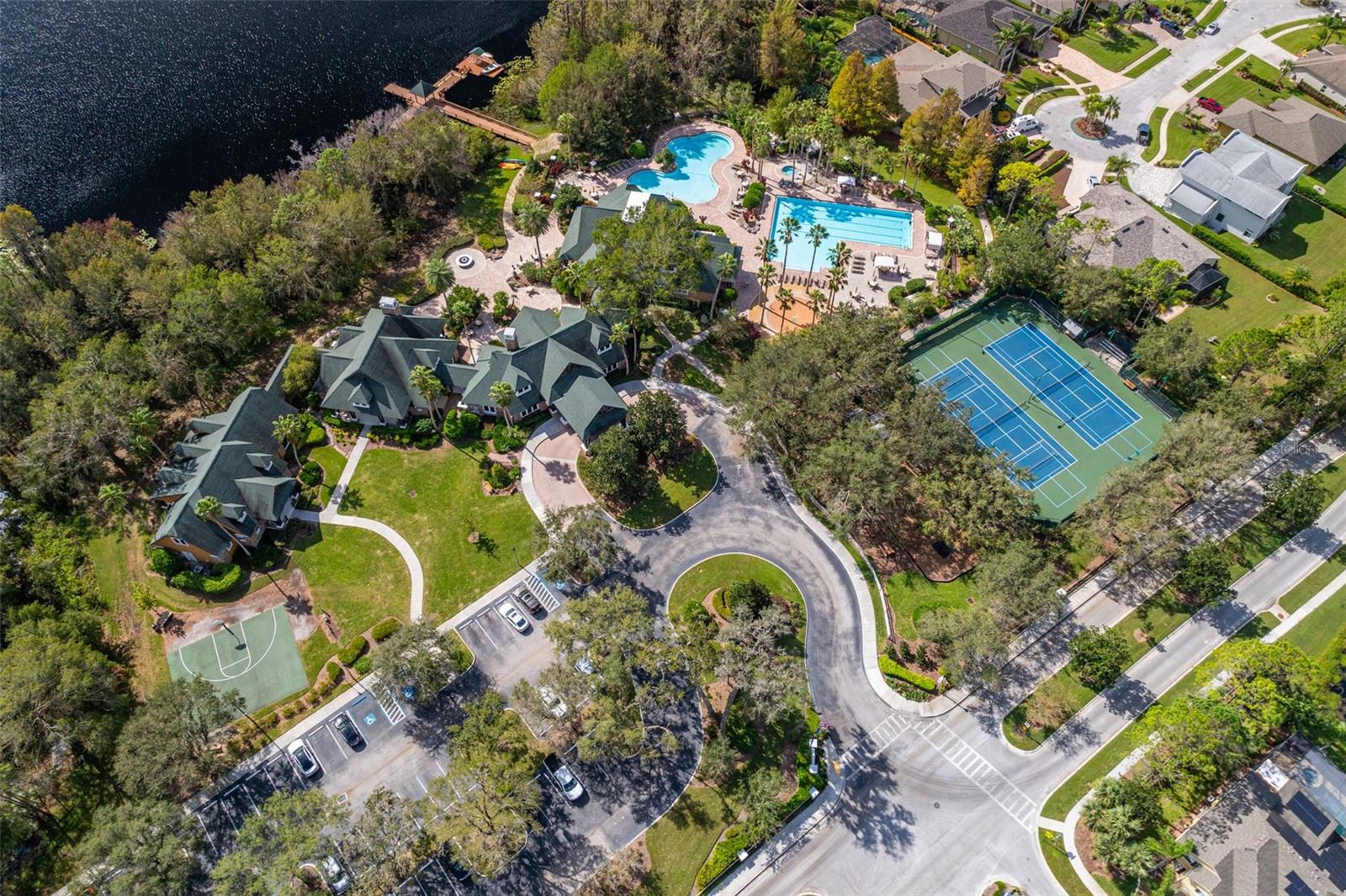 7831 STONELEIGH DR