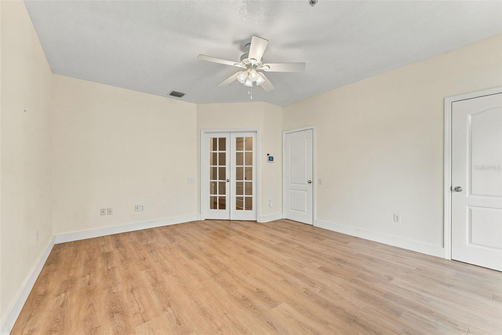 3121 BAYSHORE OAKS DR