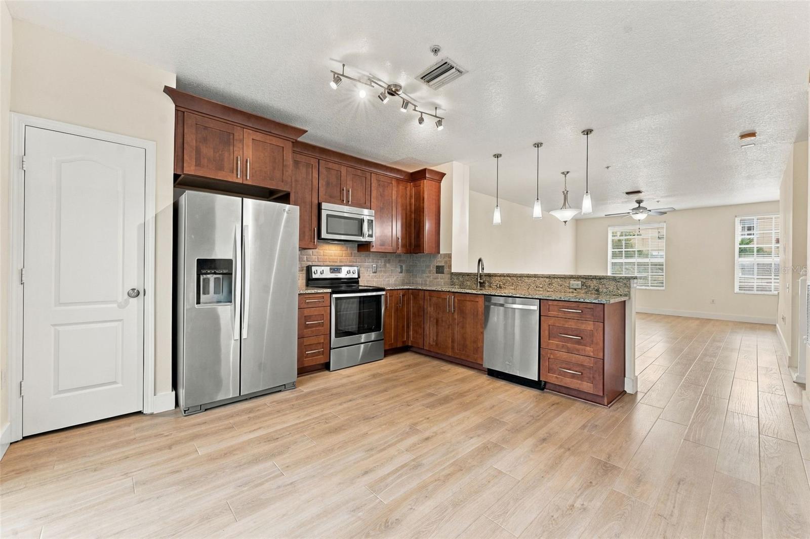 3121 BAYSHORE OAKS DR