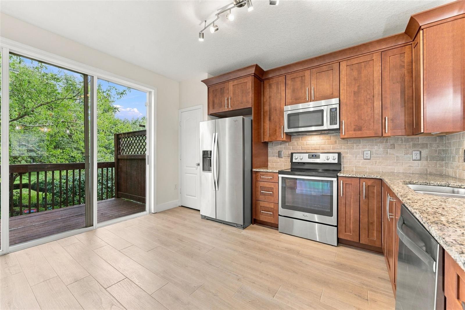 3121 BAYSHORE OAKS DR