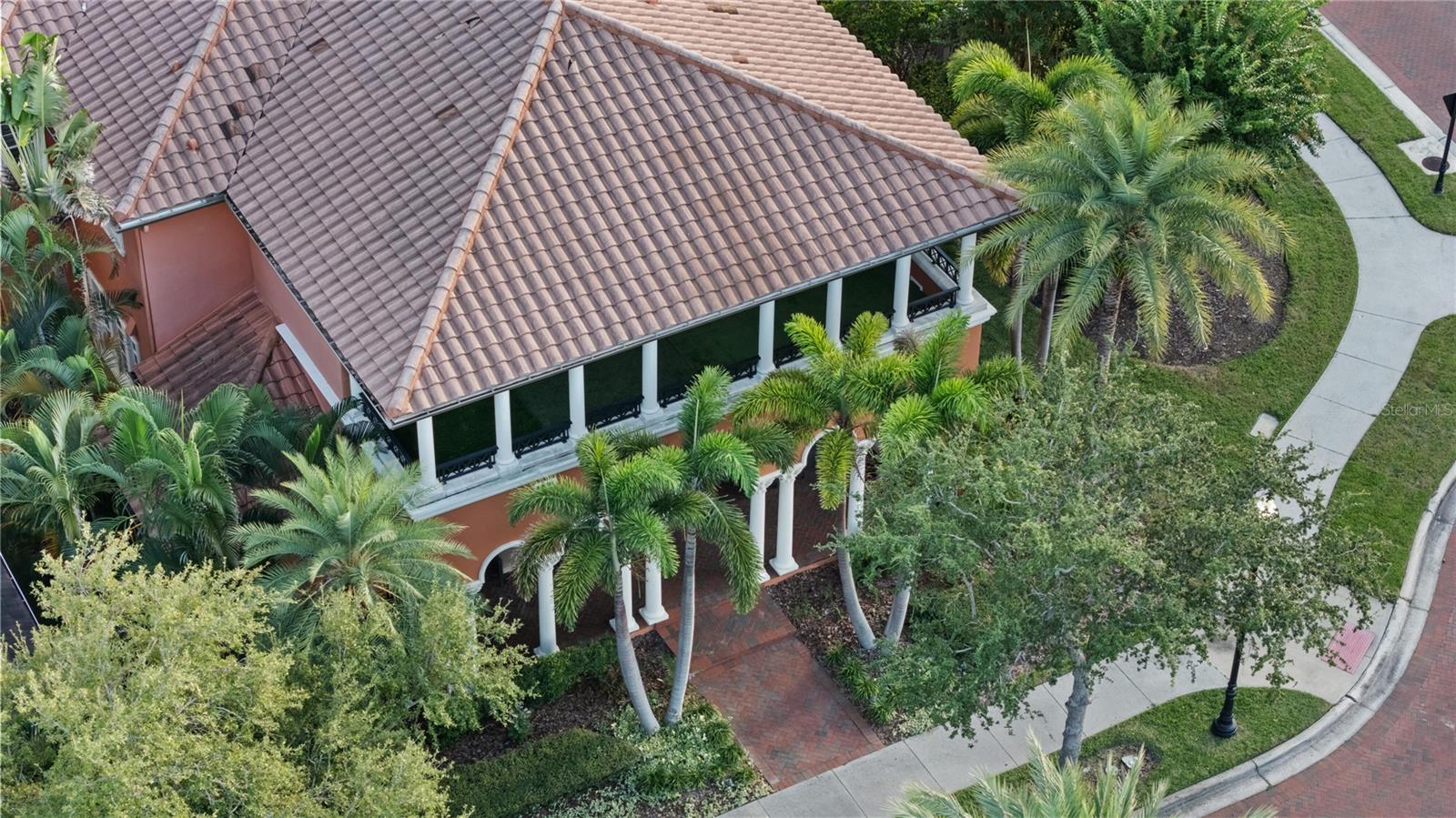 4912 YACHT CLUB