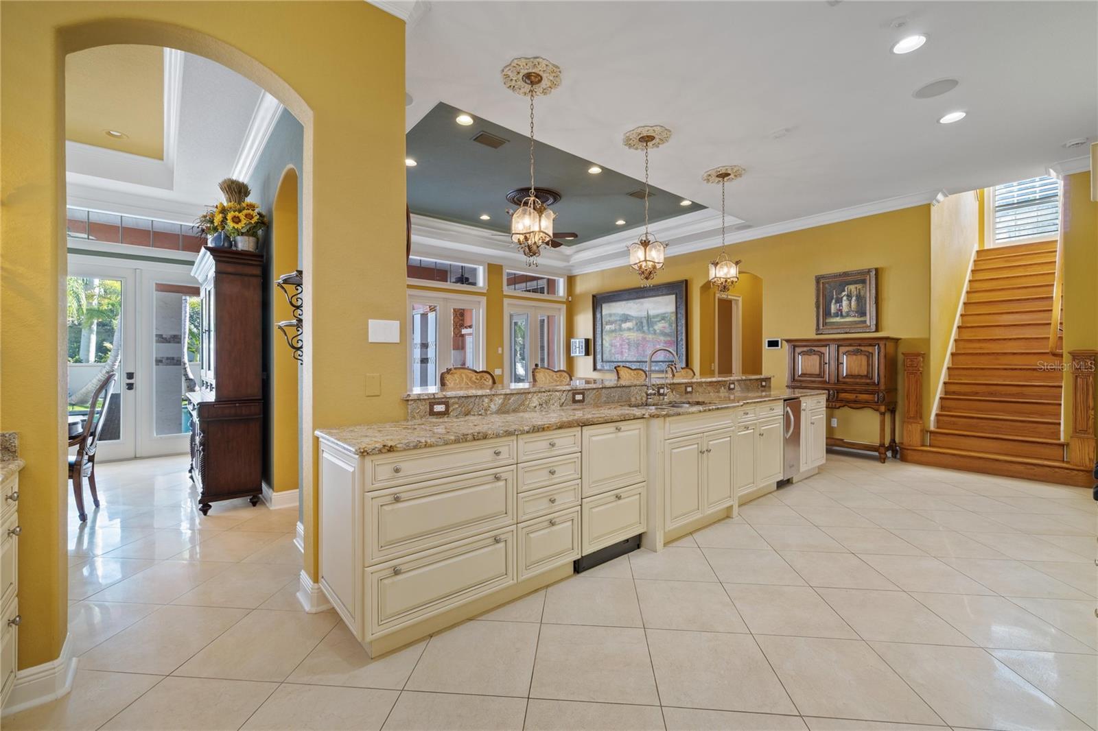 4912 YACHT CLUB