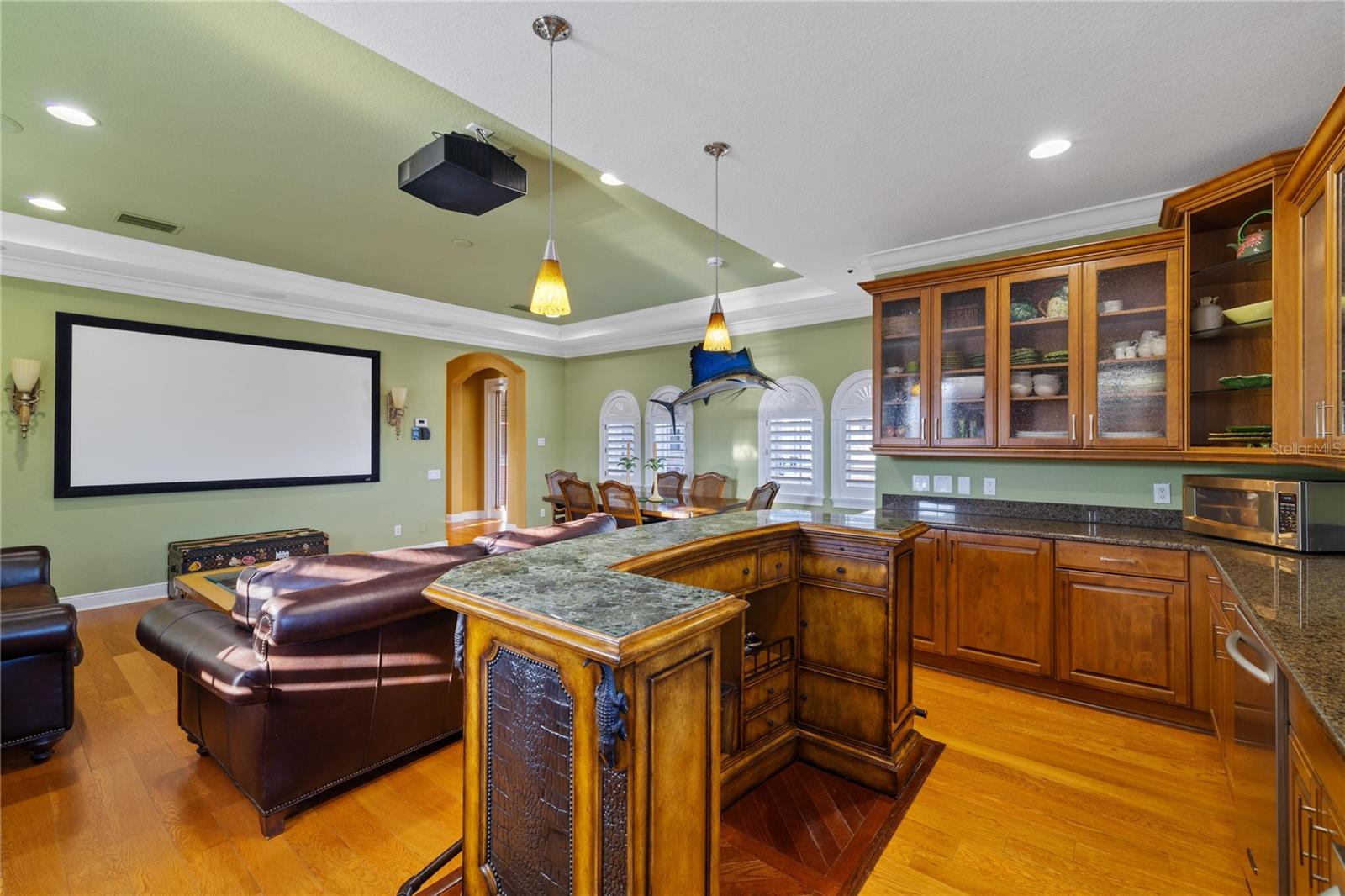 4912 YACHT CLUB