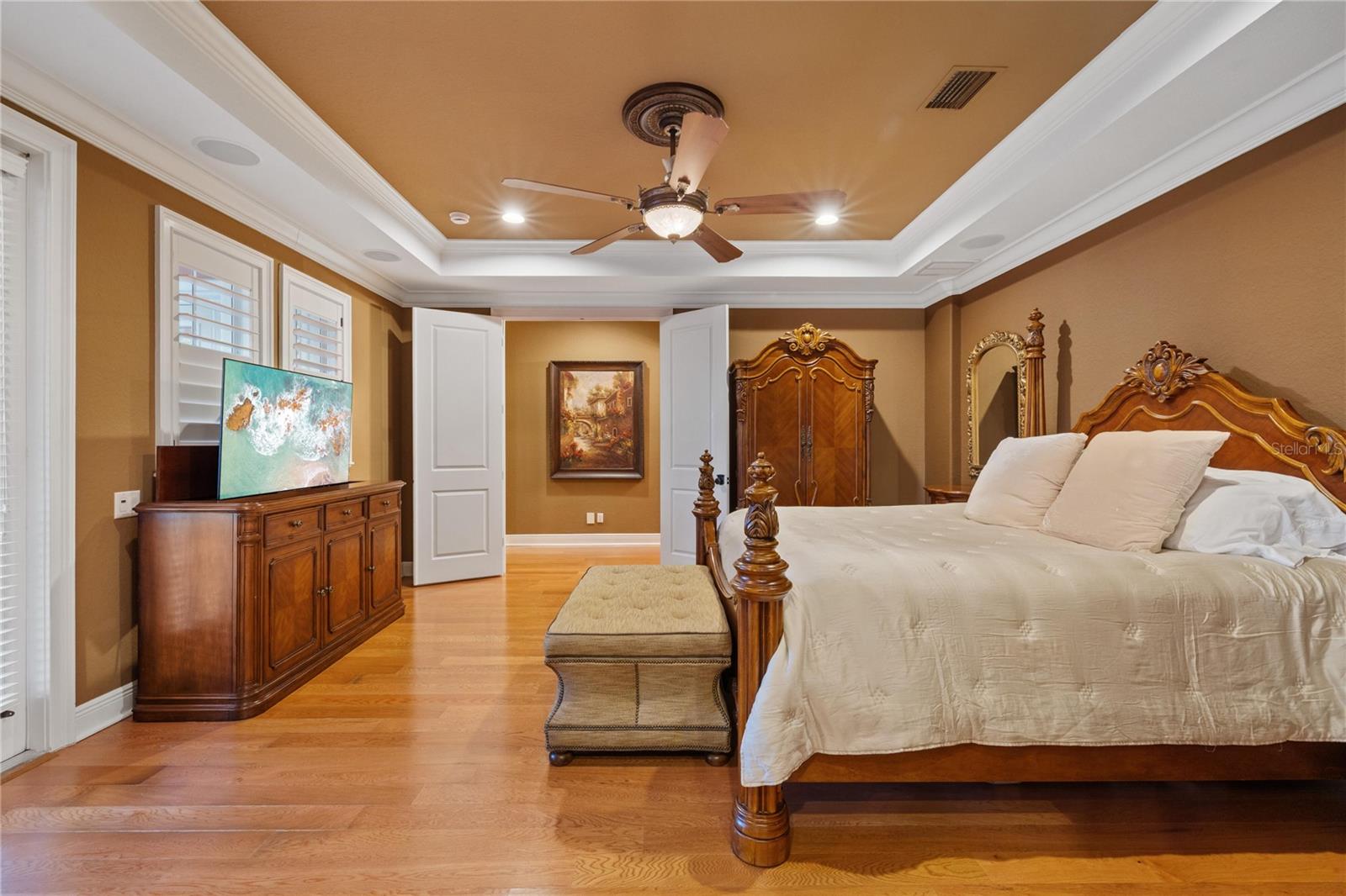 4912 YACHT CLUB