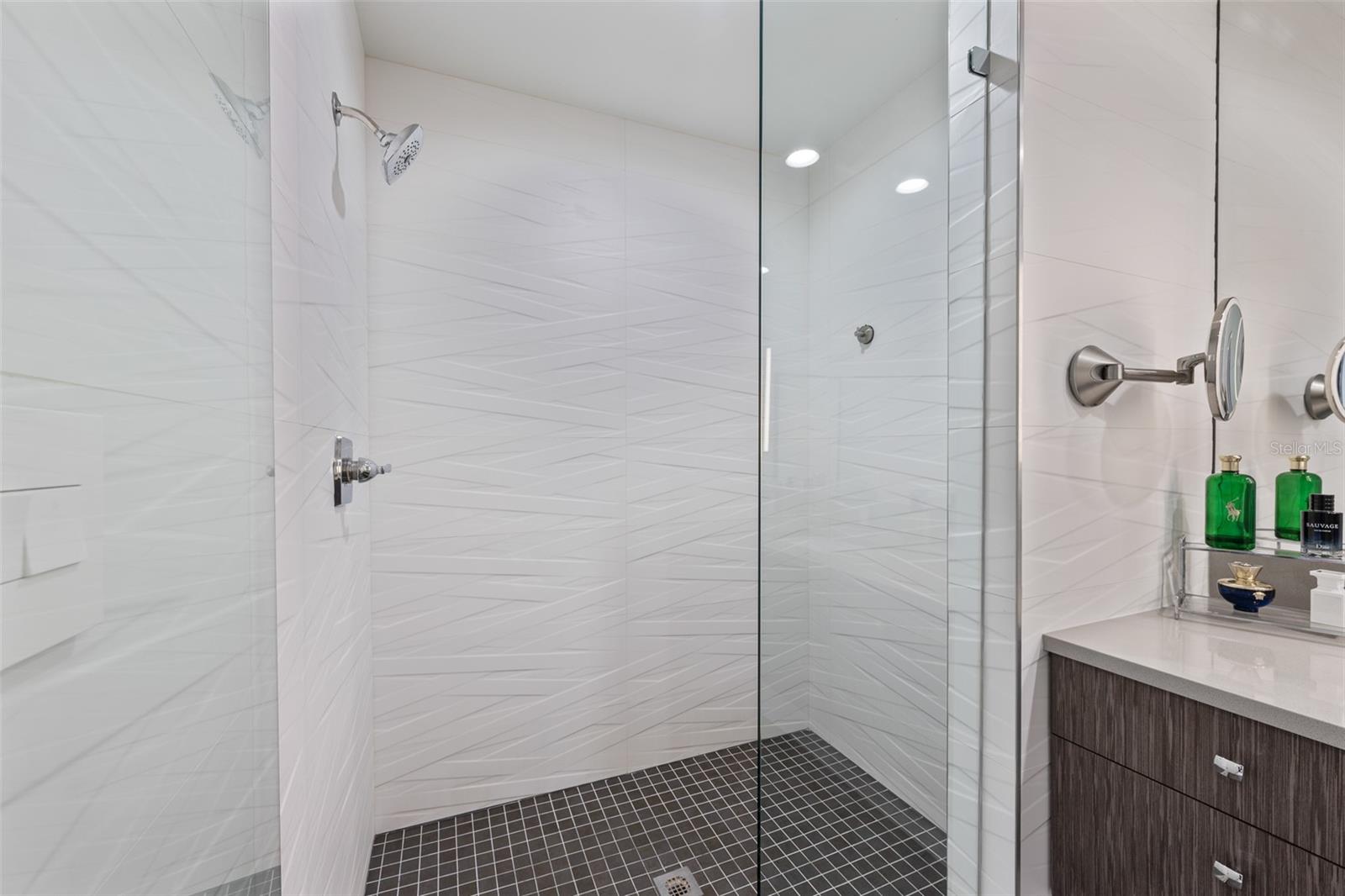 1208 E KENNEDY BLVD #410