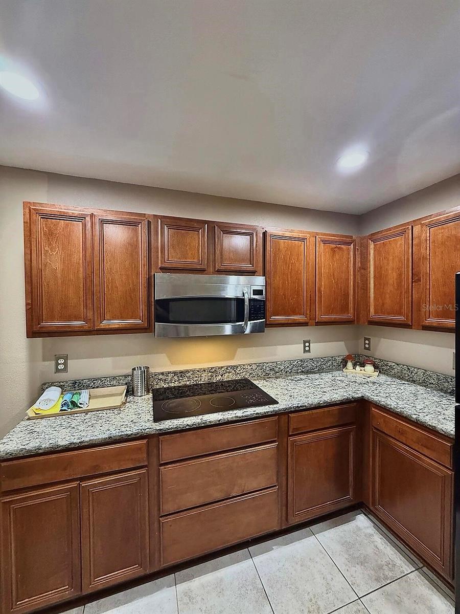 2607 OLEANDER LAKES