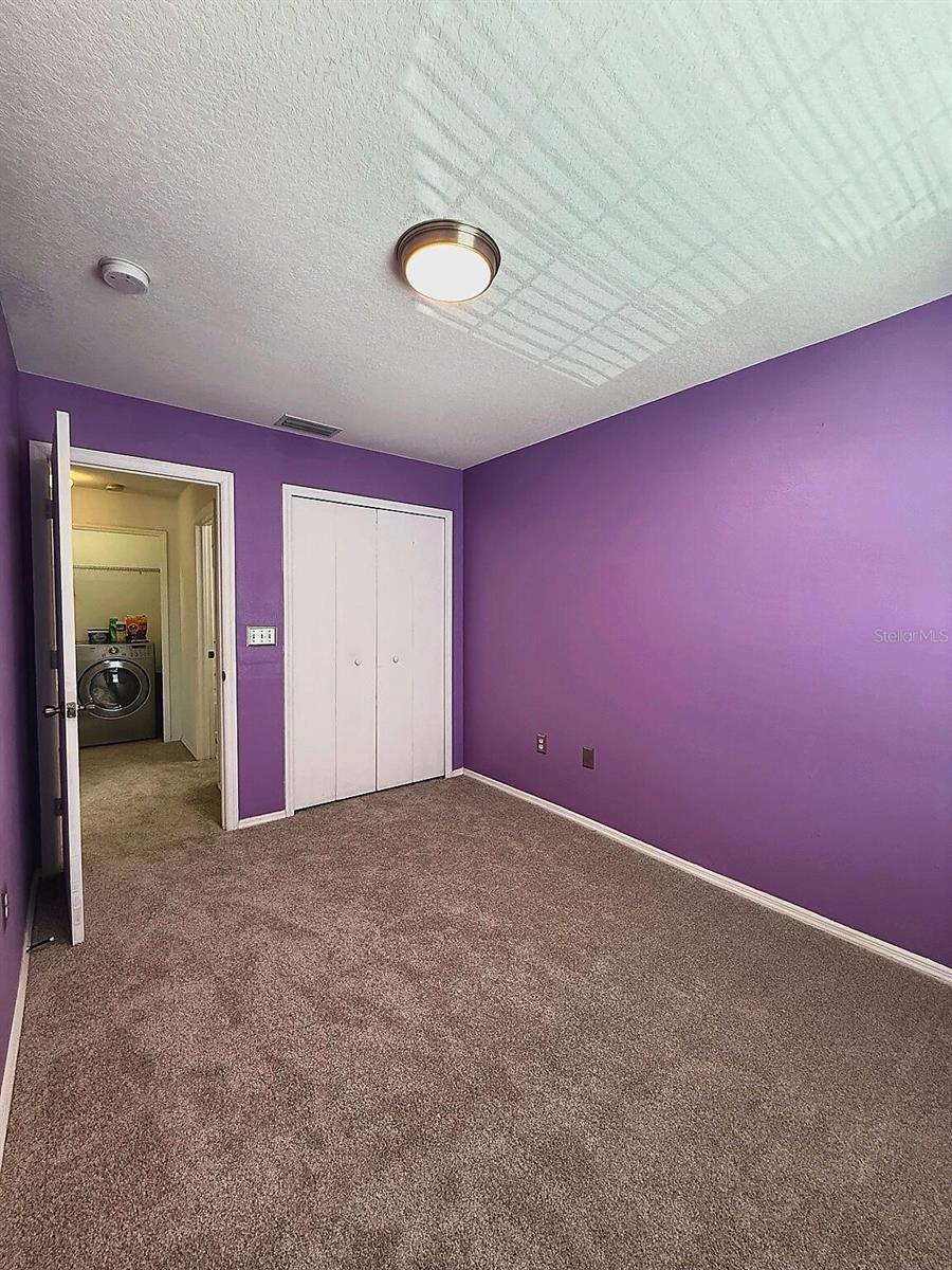 2607 OLEANDER LAKES