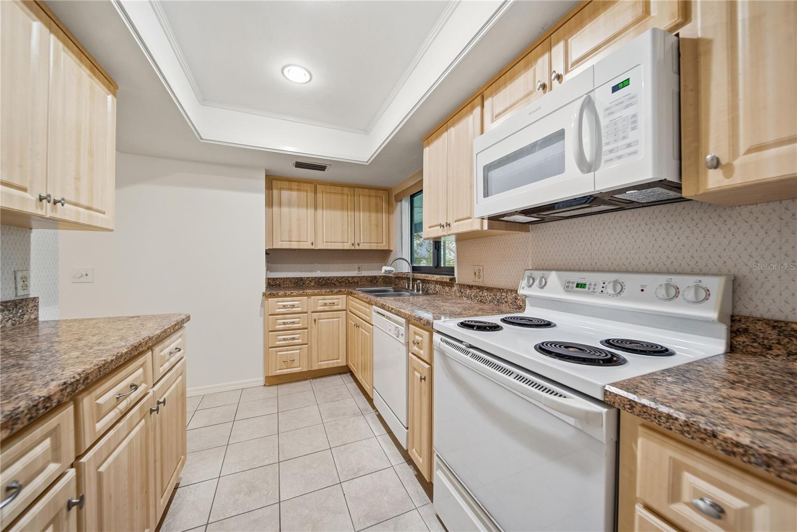 4520 SOUTHAMPTON CT #4520