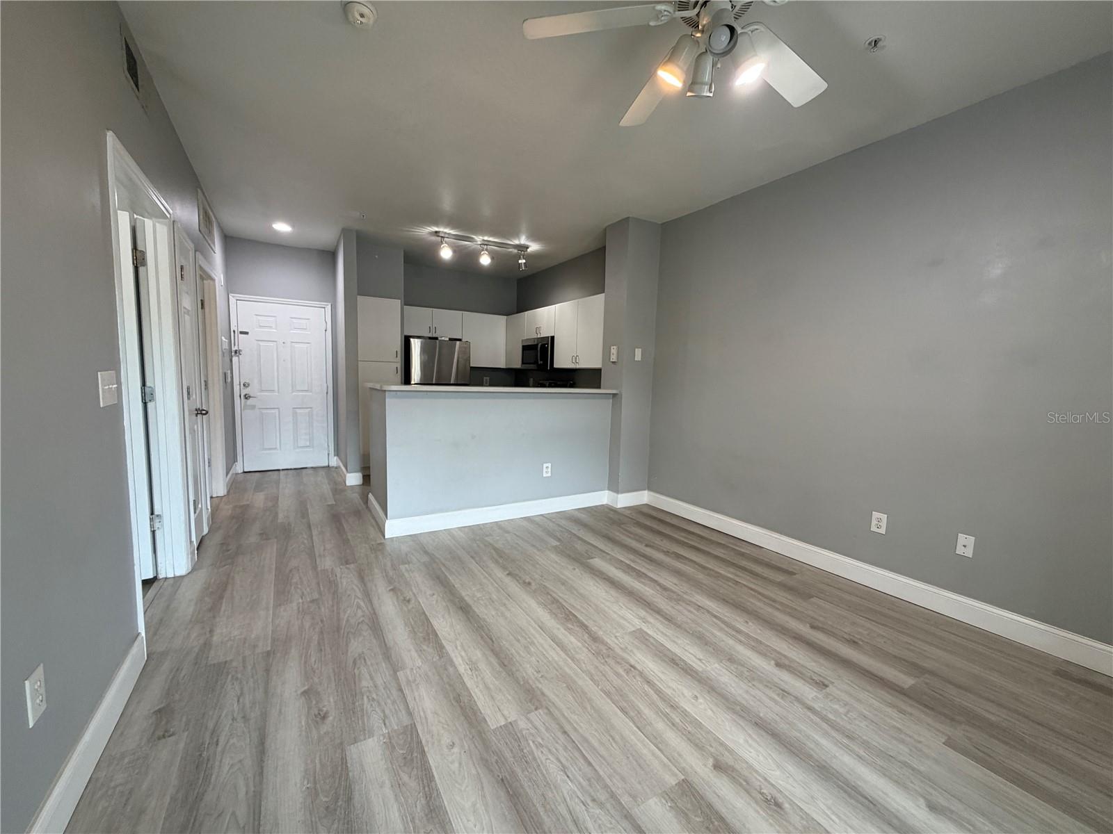 1910 E PALM AVE #8106