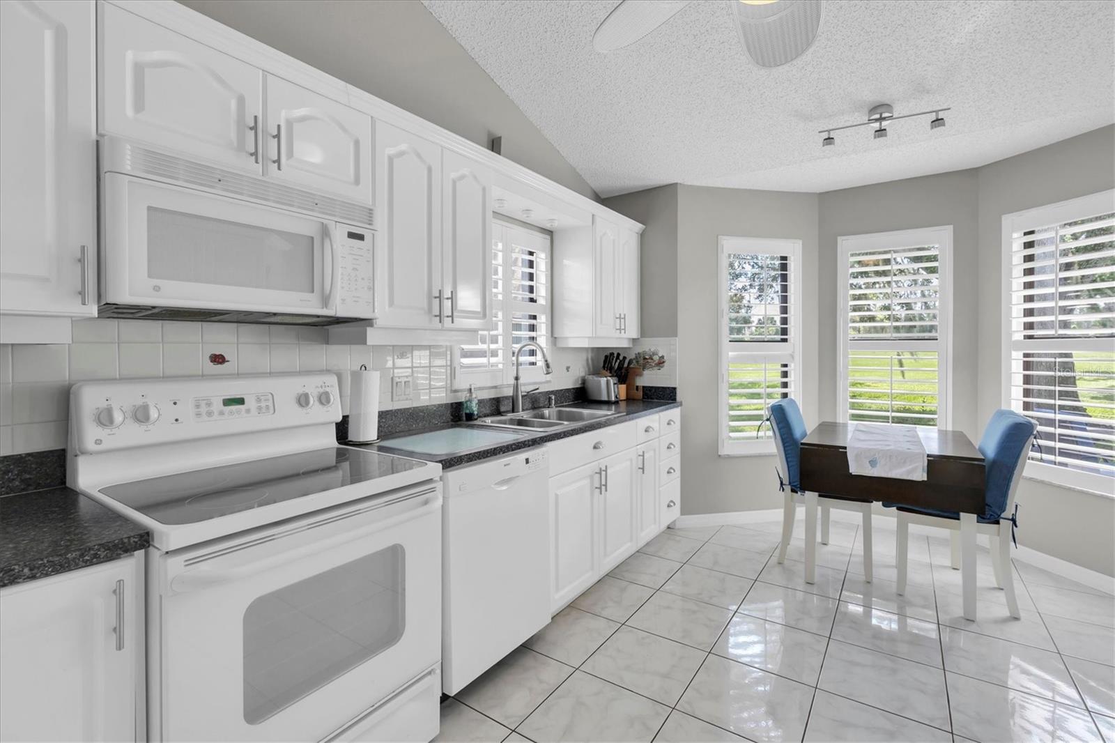 9126 BASSETT LN