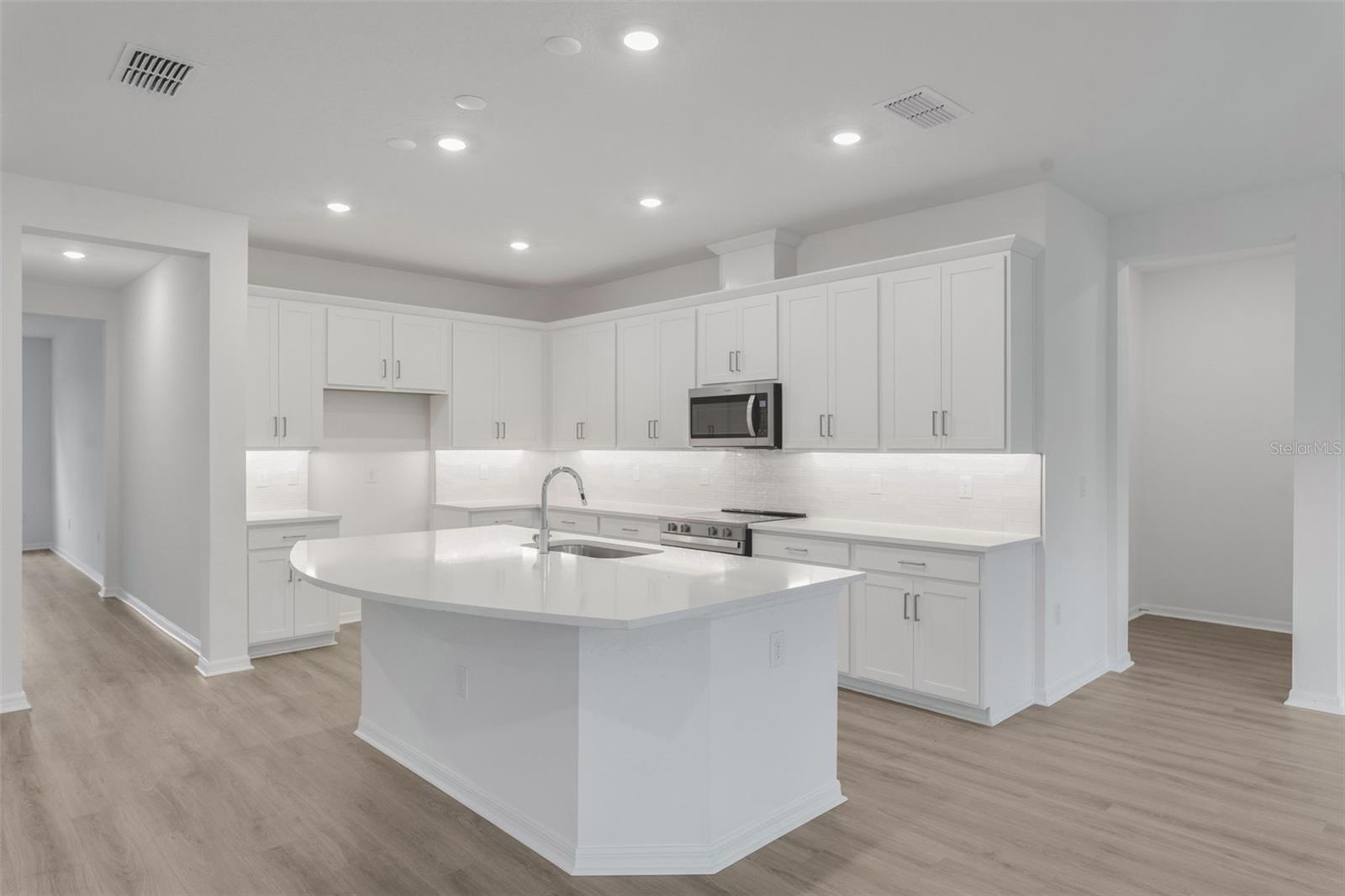 17572 VALLEYWOOD PKWY