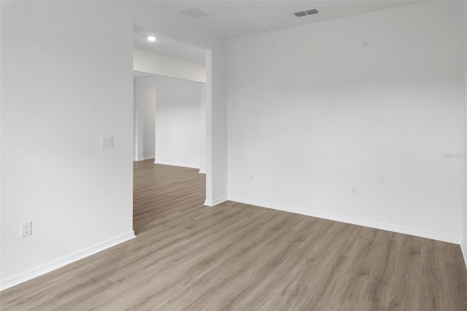 17572 VALLEYWOOD PKWY