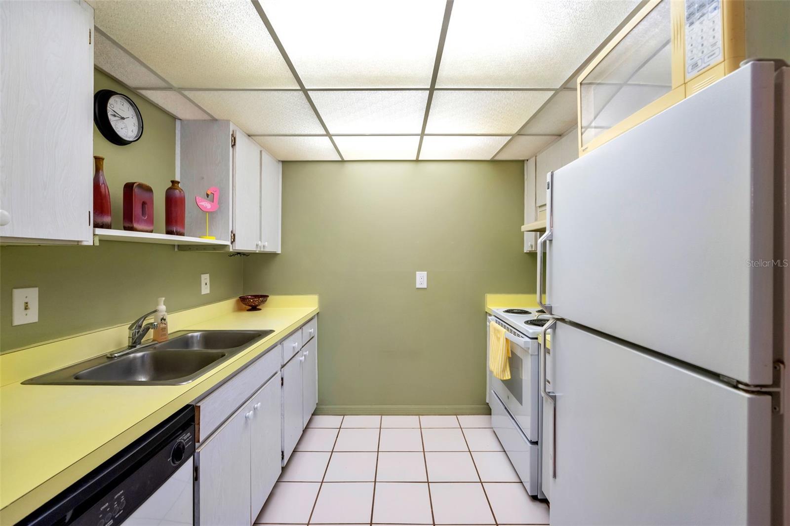 1814 FOXHUNT DR #A