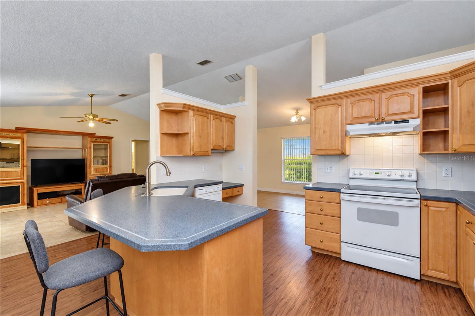 3066 ESPLANADE DR
